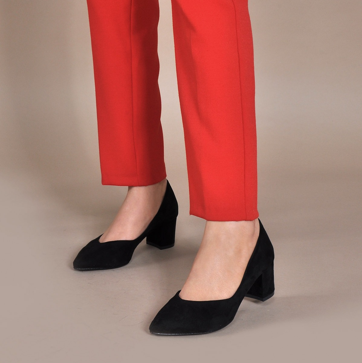 Flo Kadın  Siyah-Süet Klasik Topuklu Ayakkabı VZN20-005Y. 1