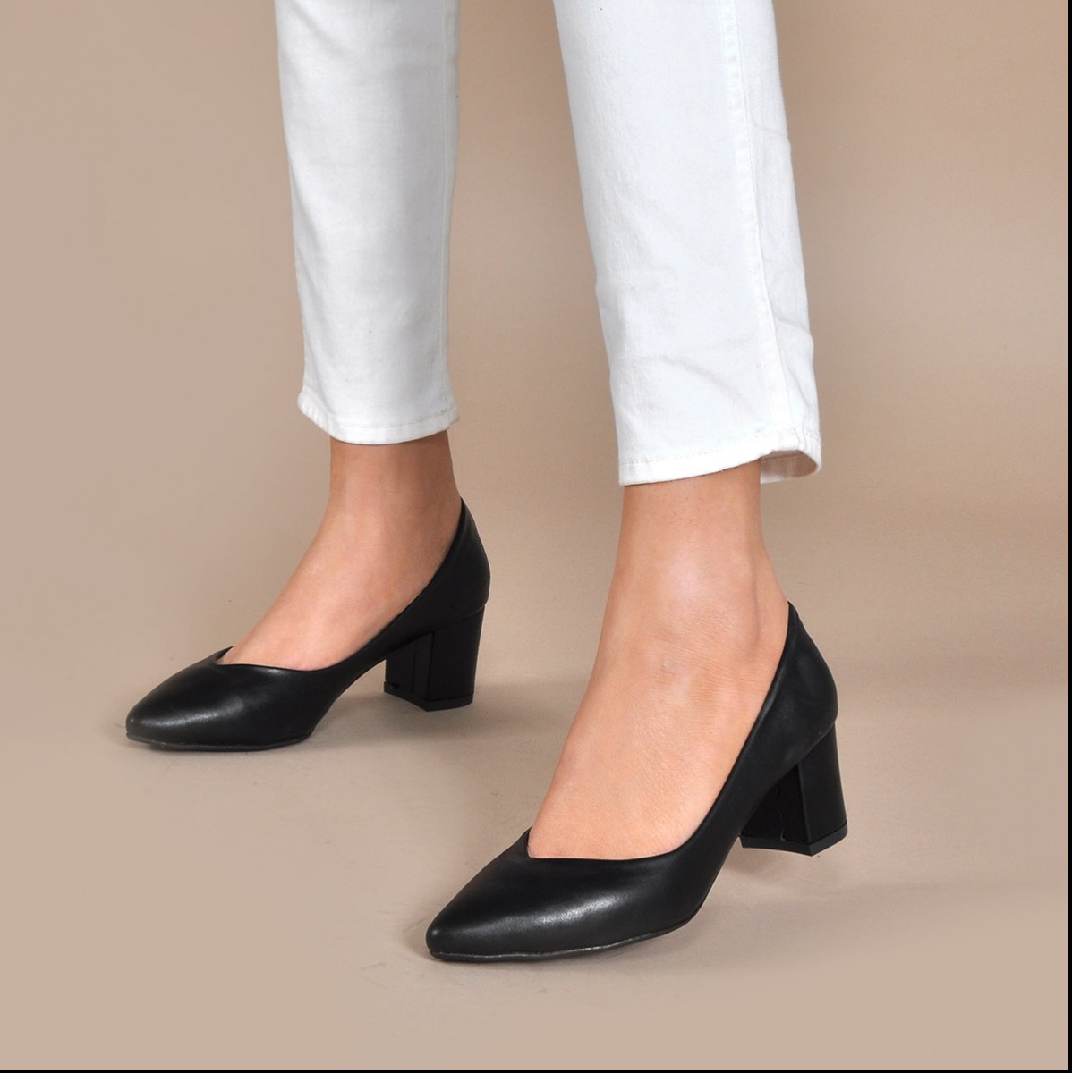 Flo Kadın  Siyah-Cilt Klasik Topuklu Ayakkabı VZN20-005Y. 1
