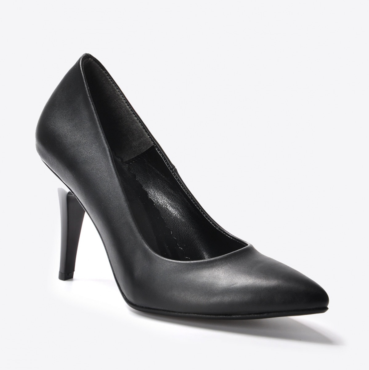 Flo Kadın Siyah Klasik Topuklu Ayakkabı VZN20-170Y. 1