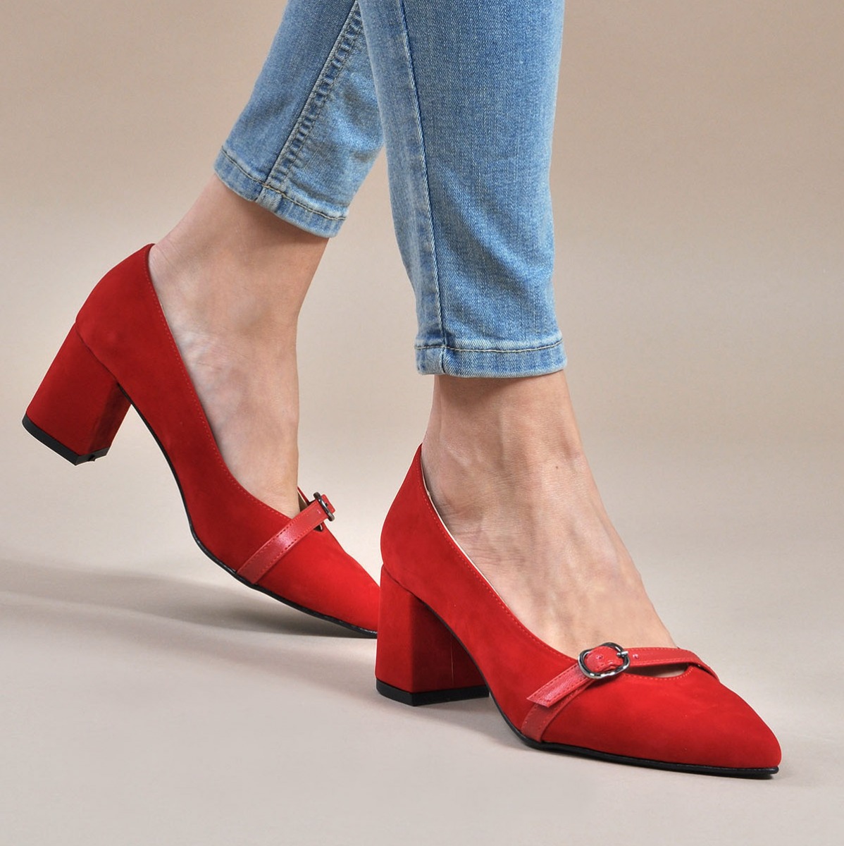 Flo Kadın  Kırmızı-Süet Klasik Topuklu Ayakkabı VZN19-110K. 1