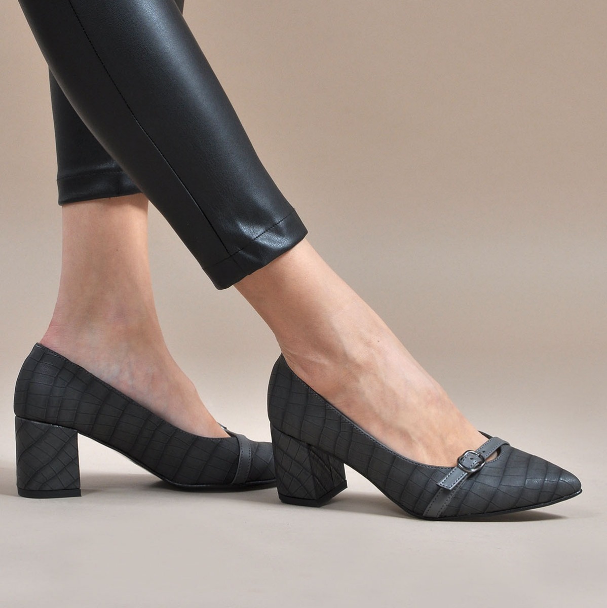 Flo Kadın  Gri-Kroko Klasik Topuklu Ayakkabı VZN19-110K. 1