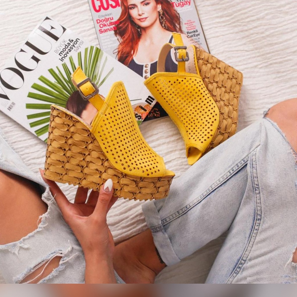Flo Oakley Limon Süet Lazer Delikli Dolgu Topuklu Sandalet. 2 Flo Oakley Limon Süet Lazer Delikli Dolgu Topuklu Sandalet. 2