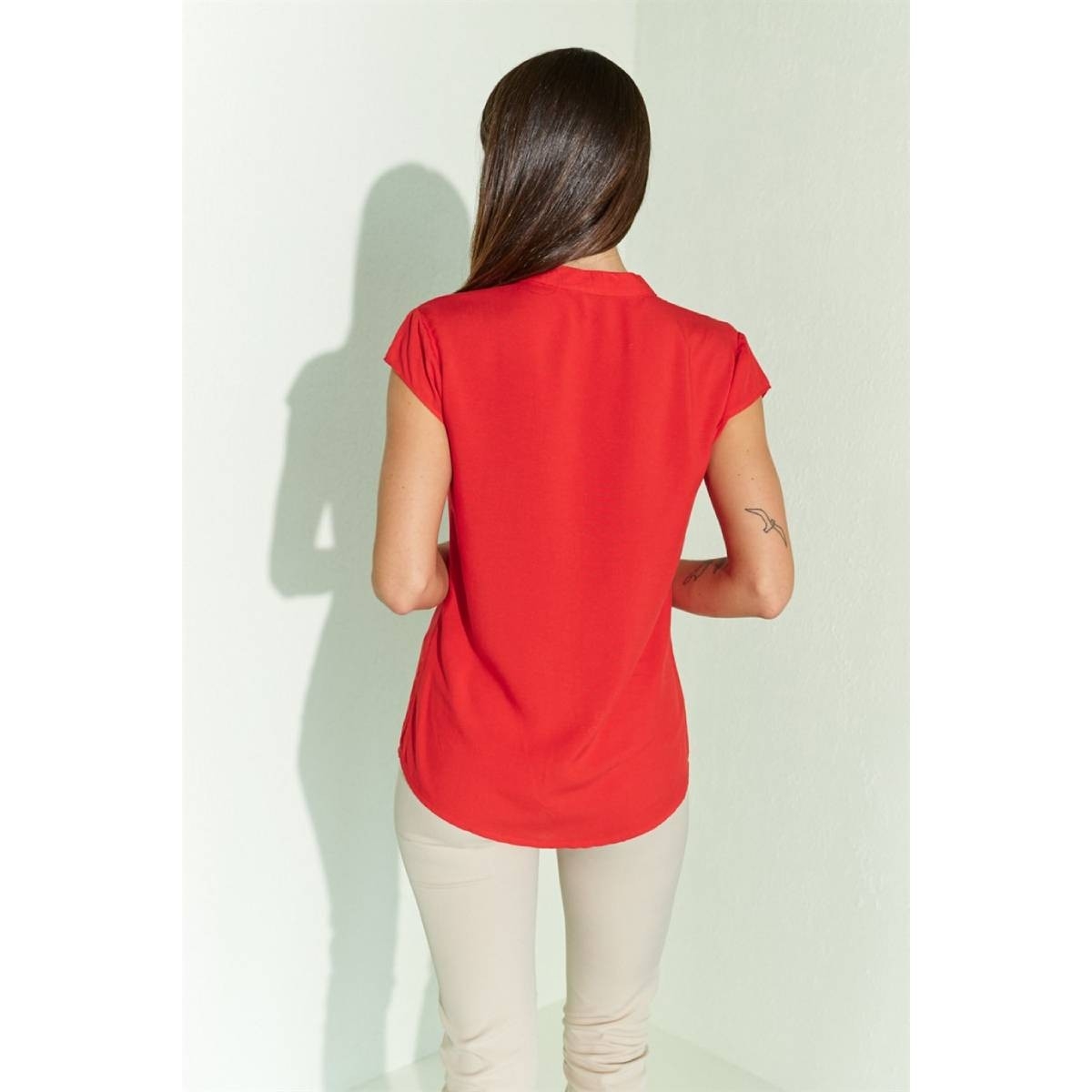 Flo Kadın  Kırmızı  Dik Yaka Sıfır Kol Gömlek. 4