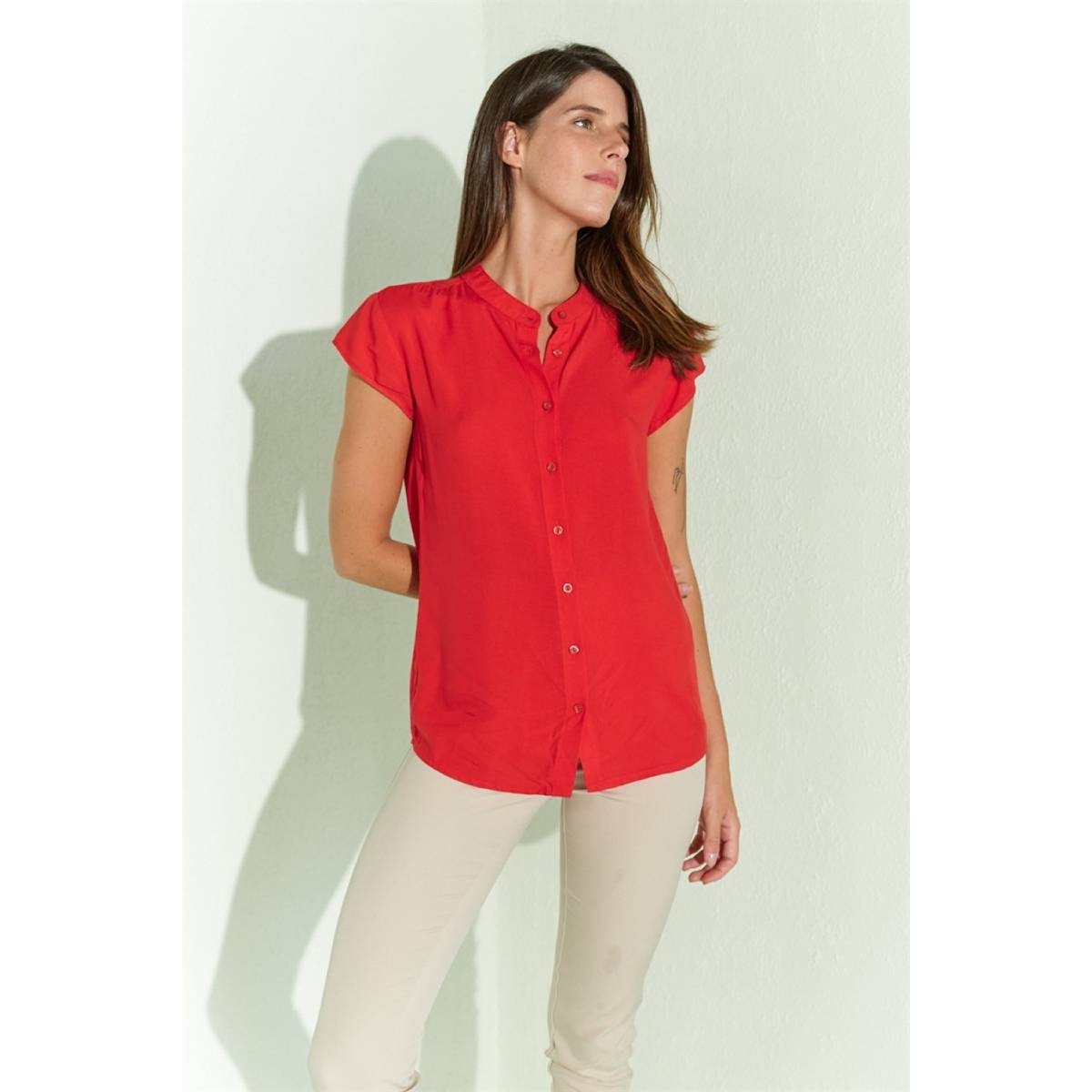 Flo Kadın  Kırmızı  Dik Yaka Sıfır Kol Gömlek. 2