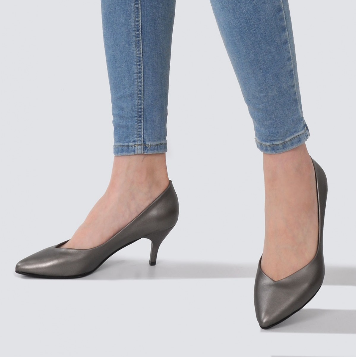Flo Kadın Platin Klasik Topuklu Ayakkabı VZN21-001Y. 3