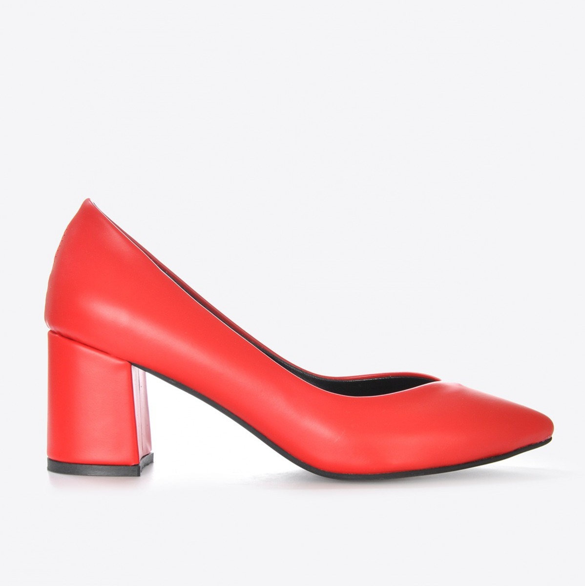 Flo Kadın Kırmızı Klasik Topuklu Ayakkabı VZN21-002Y. 2
