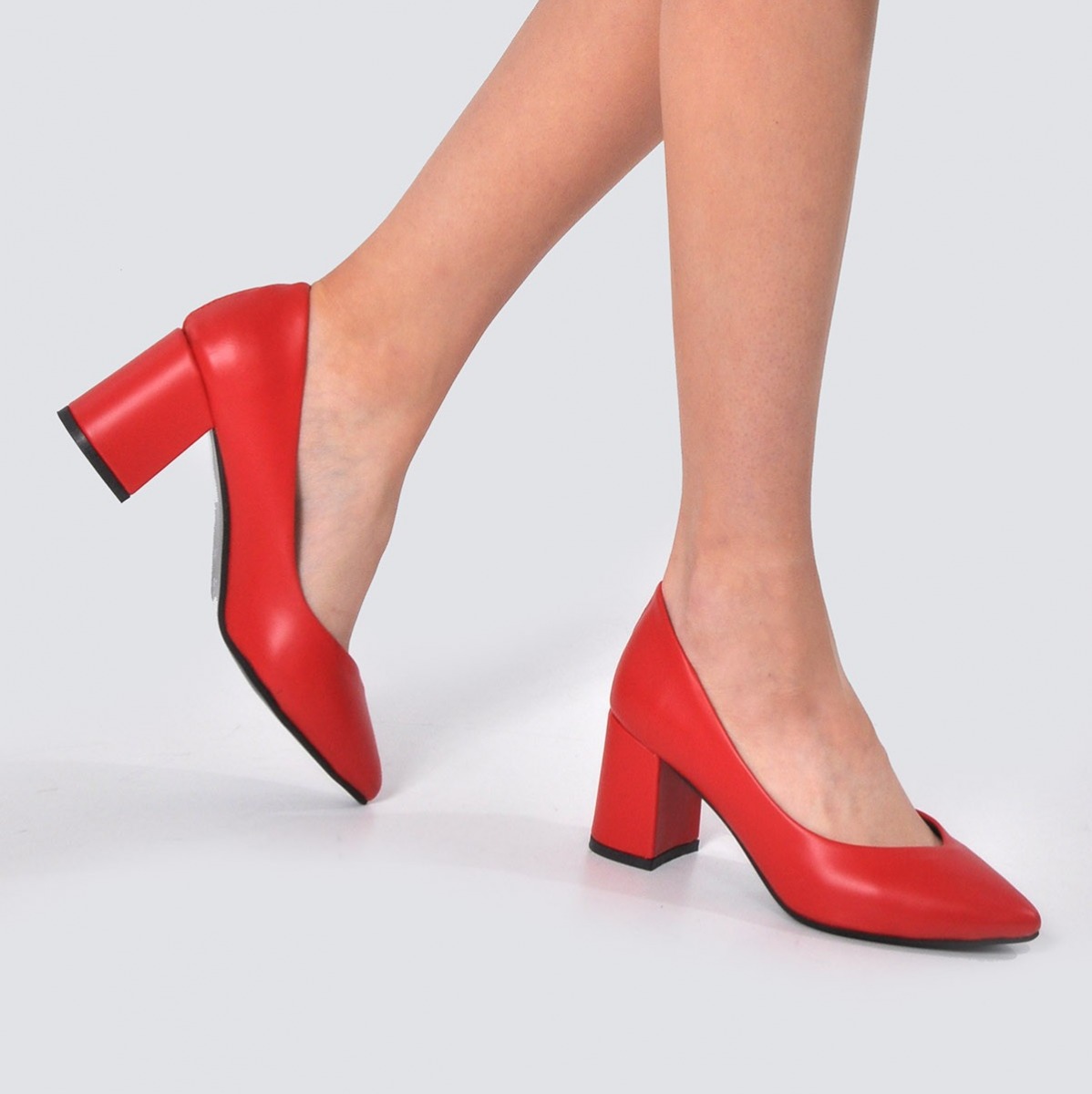 Flo Kadın Kırmızı Klasik Topuklu Ayakkabı VZN21-002Y. 3