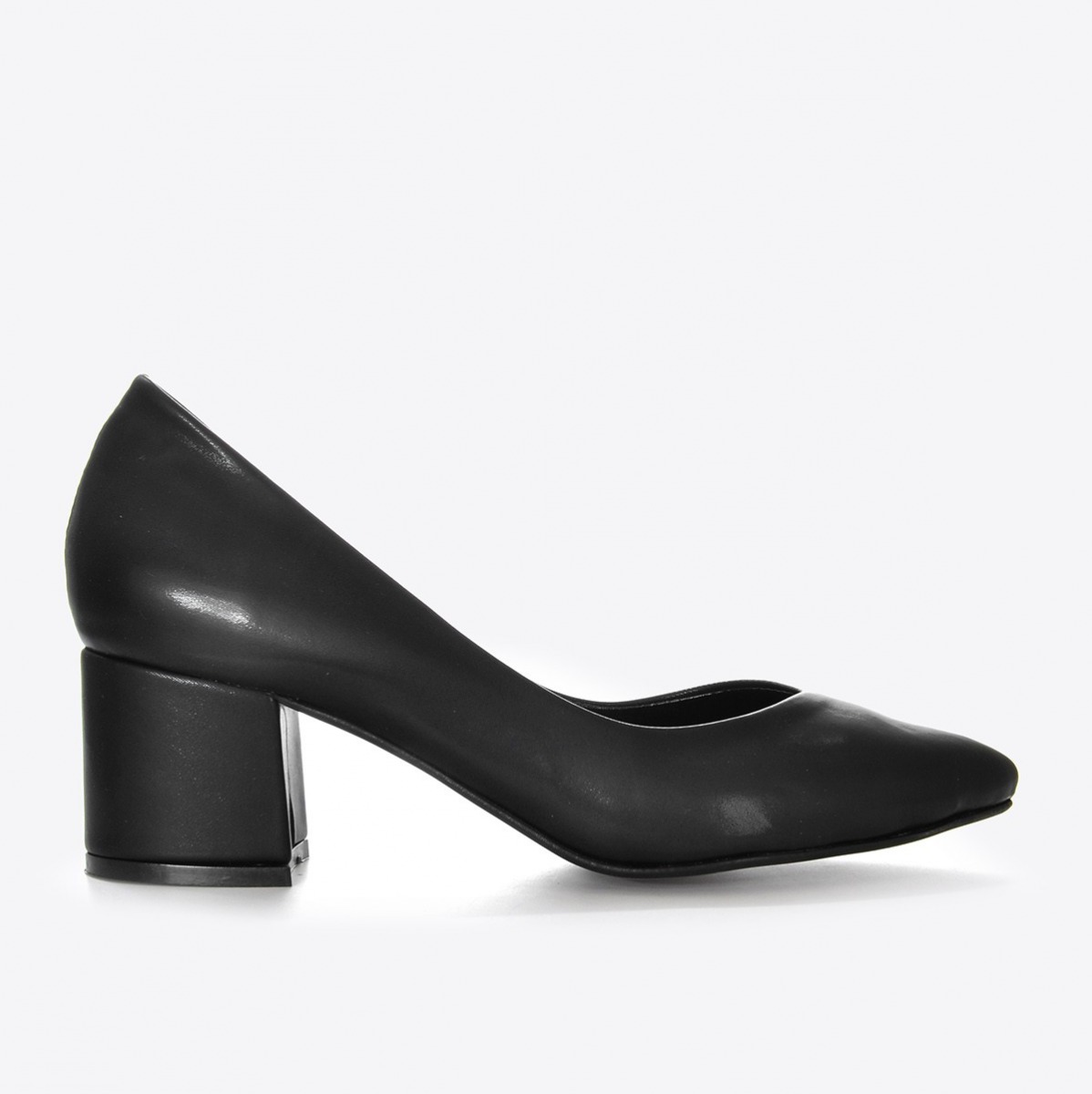 Flo Kadın Siyah Kumaş Klasik Topuklu Ayakkabı VZN21-040Y. 2