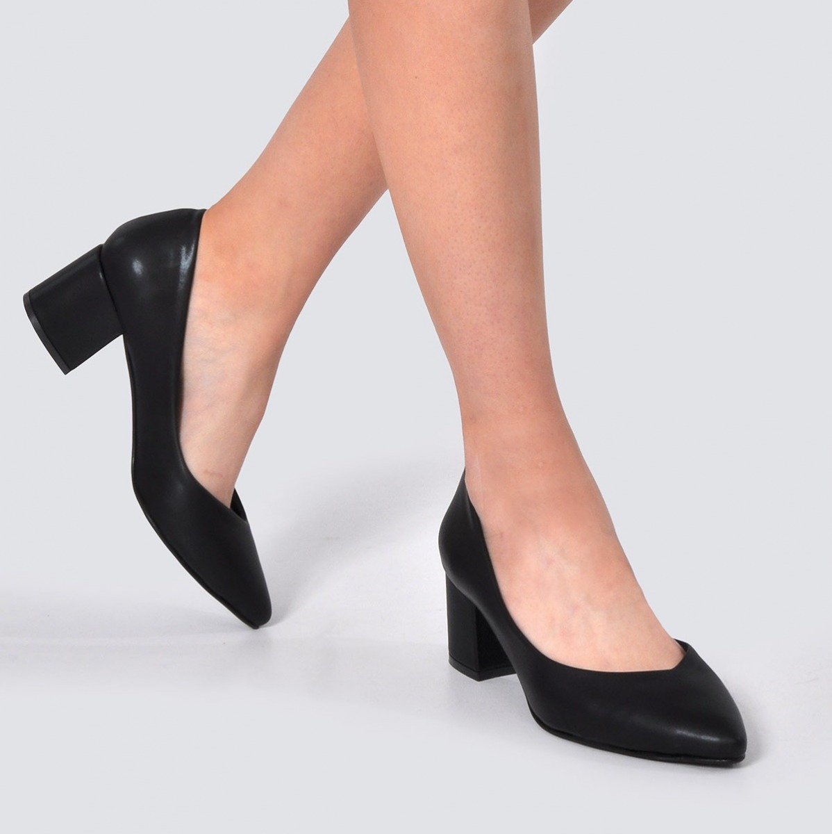 Flo Kadın Siyah Kumaş Klasik Topuklu Ayakkabı VZN21-040Y. 3