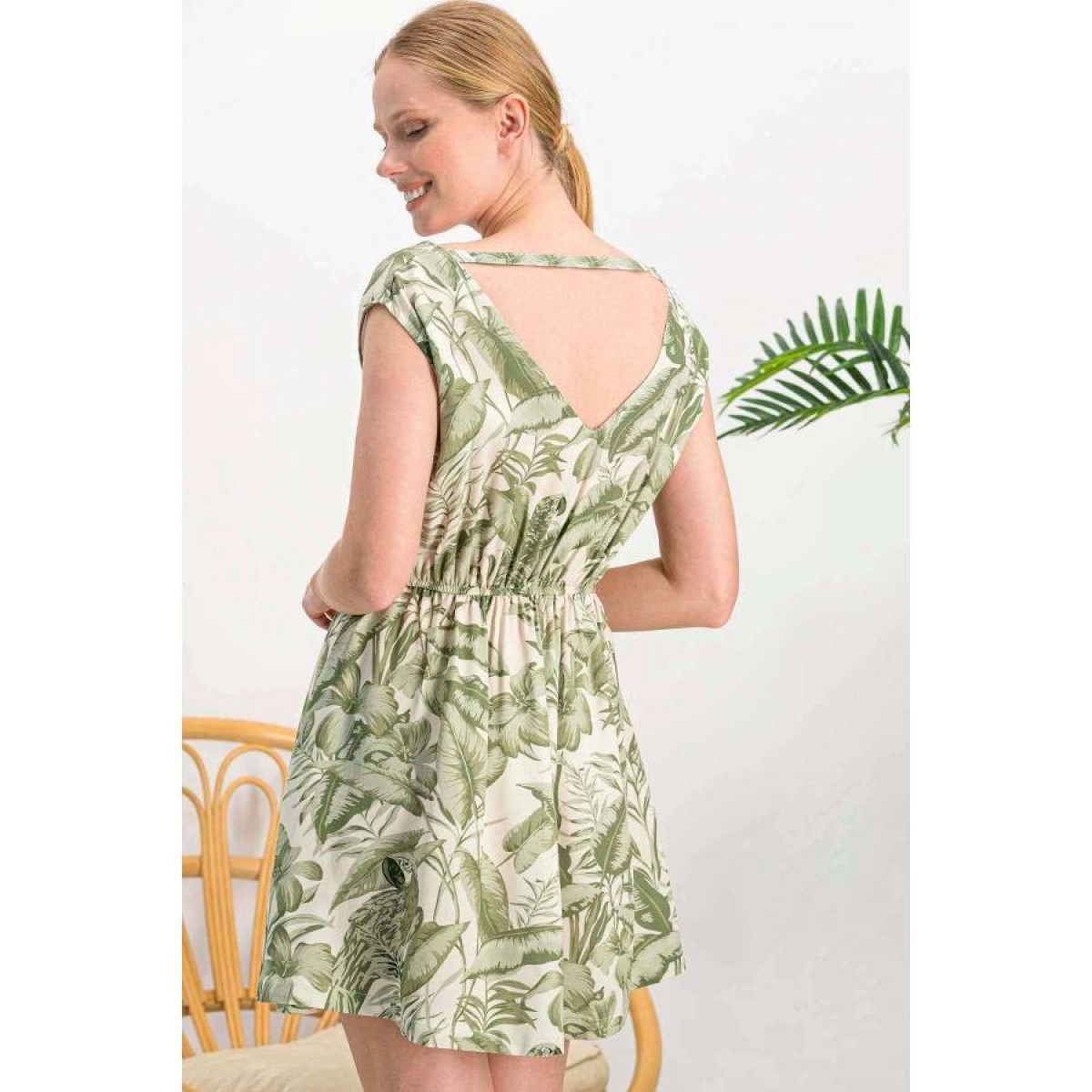 Flo Amazon Tropical Ekru V Yaka Sırt Dekolteli Kısa Kadın Homewear Elbise. 2