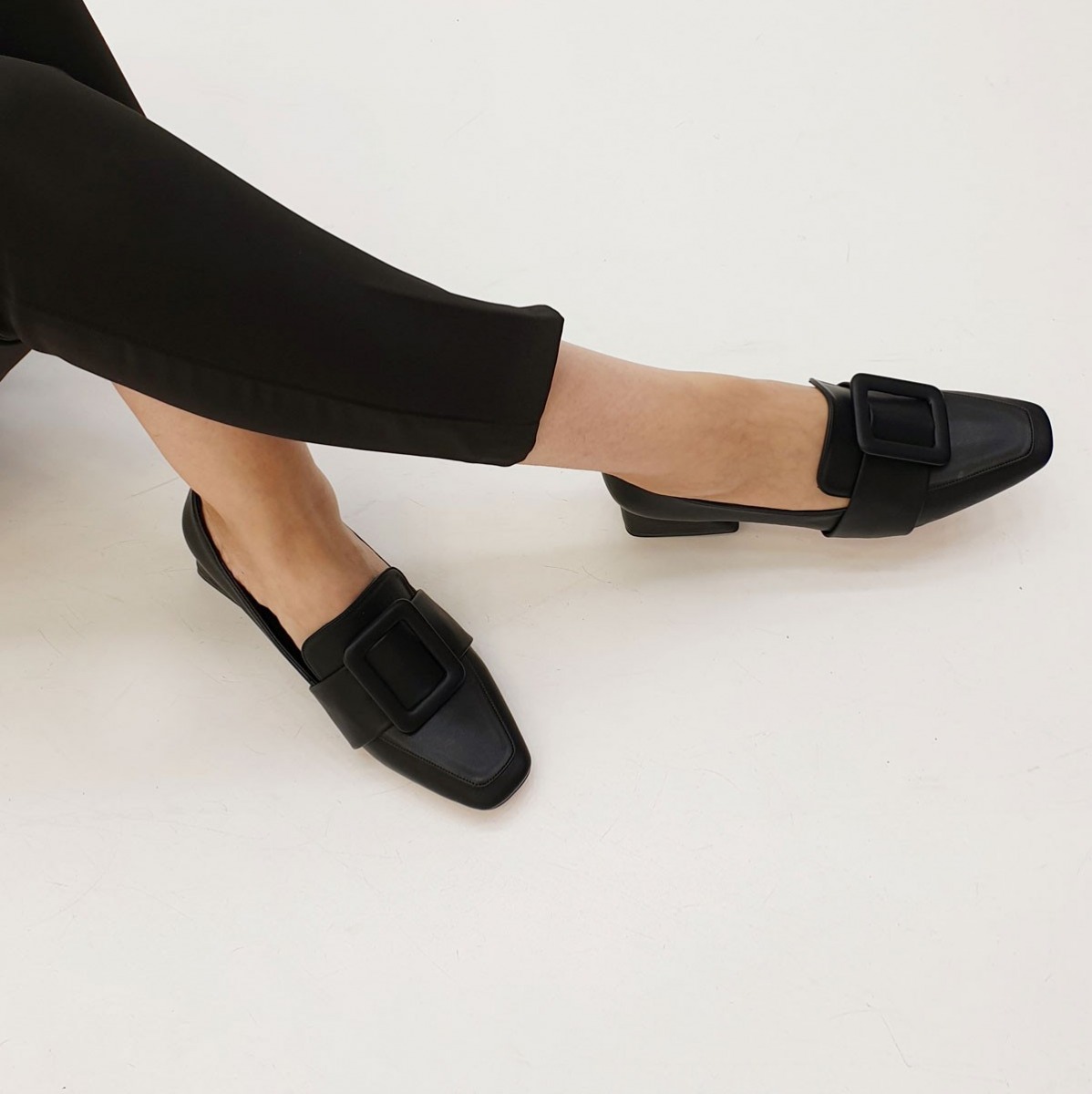 Modalite Net Flo Kadin Gunluk Klasik Topuklu Ayakkabi Jiyona Siyah