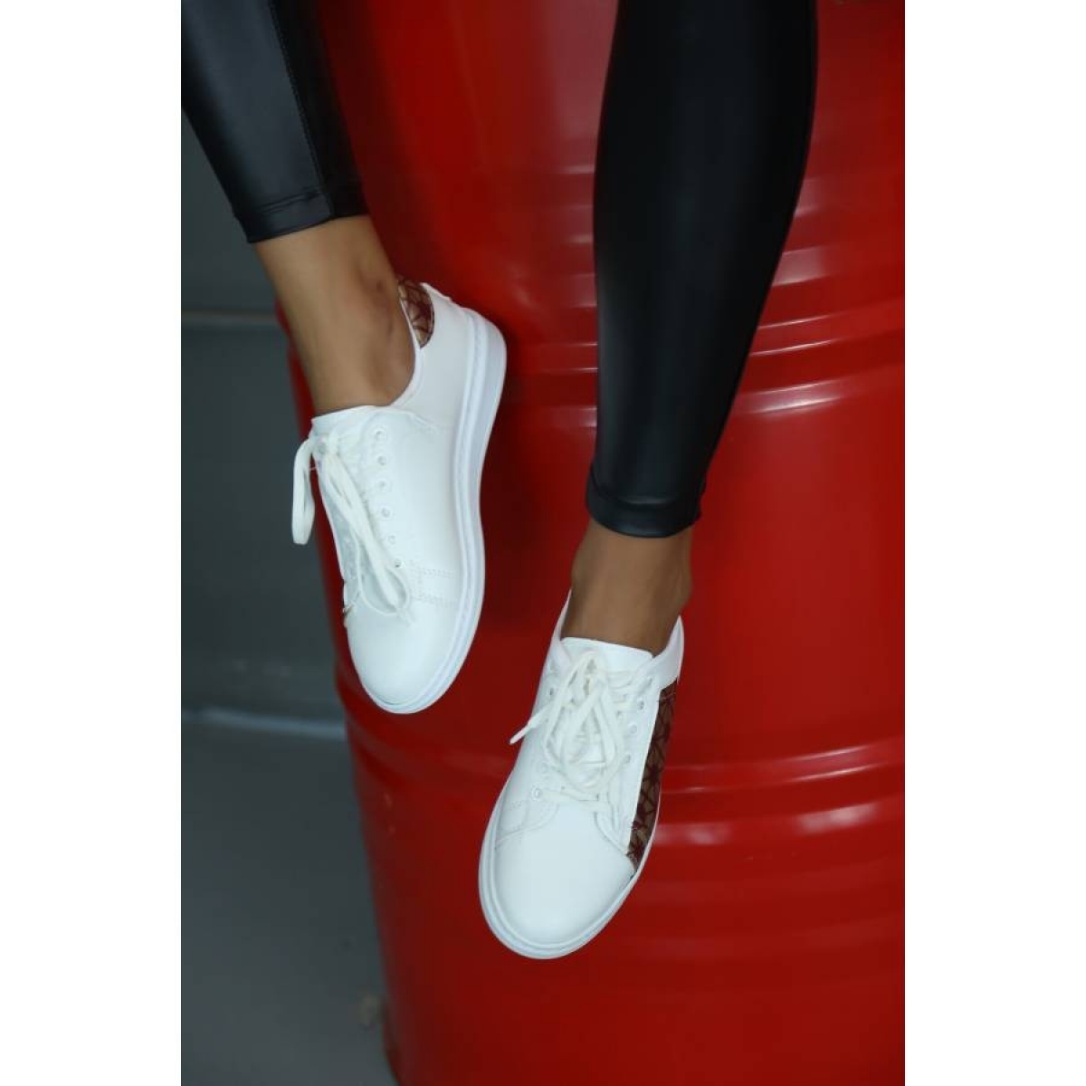 Flo Beyaz-Bordo Kadın Spor Ayakkabı 5013-20-101001. 2