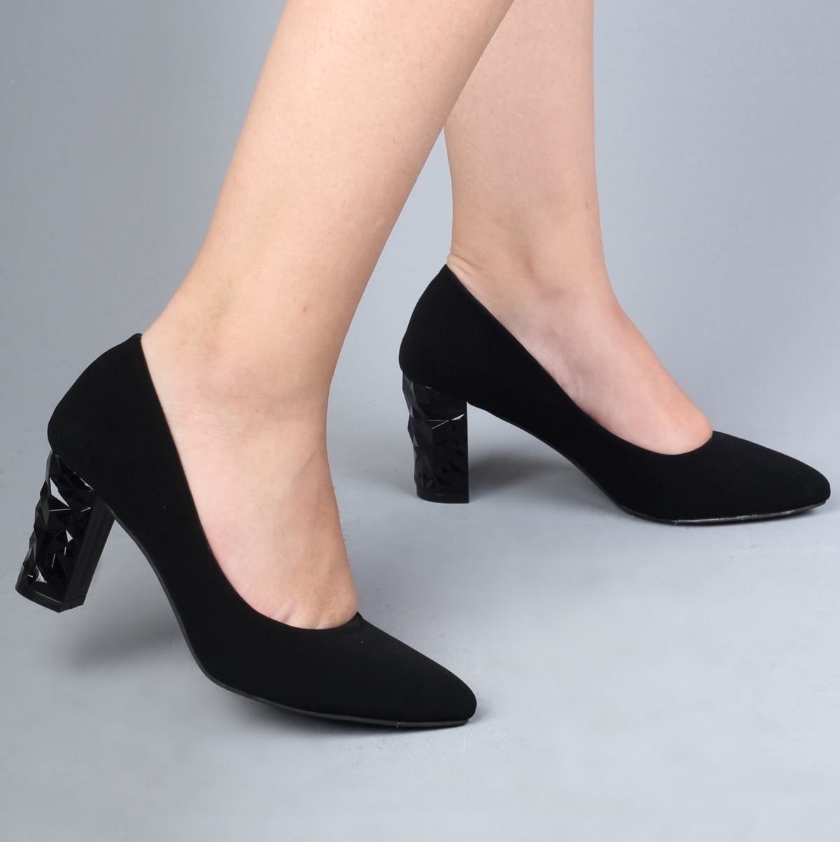 Flo Özel Tasarım Kalın Kabartma Topuklu Siyah Süet Stiletto Kadın Ayakkabı. 2
