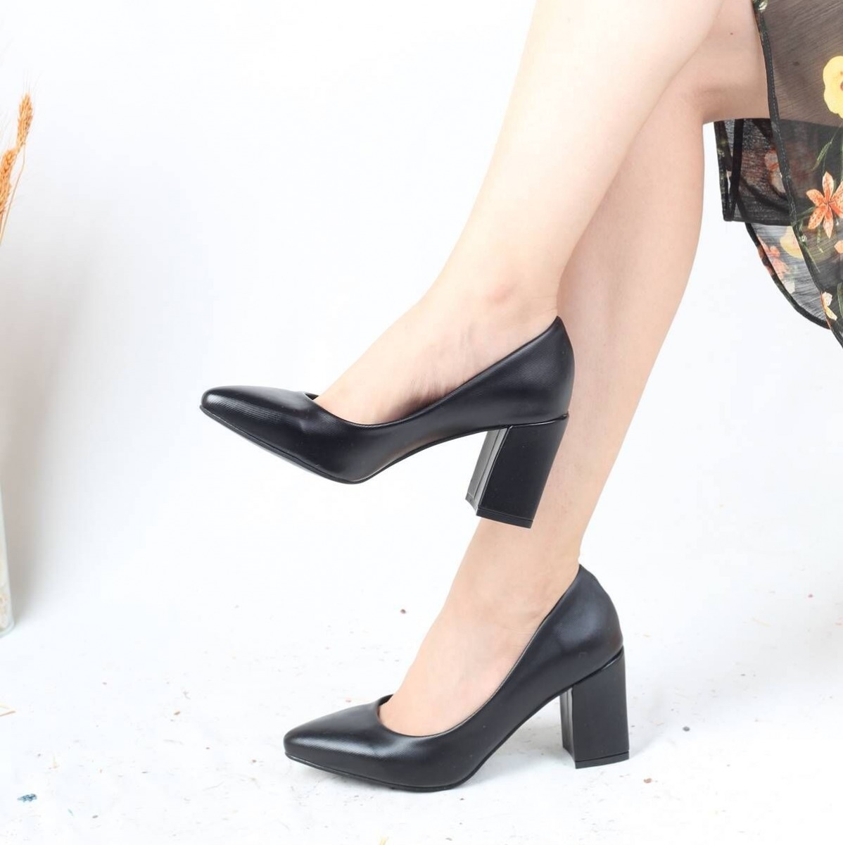 Flo Parlak Siyah Kalın Köşeli Topuk Stiletto Kadın Ayakkabı - Erkly. 1
