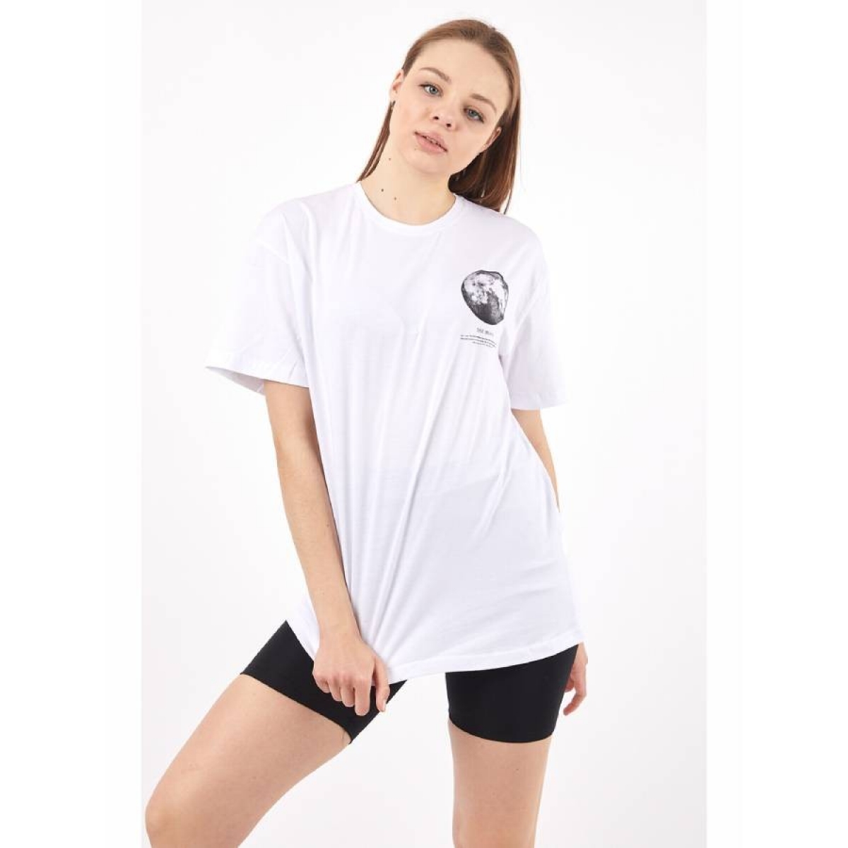 Flo Kadın Sıfır Yaka Basic Ay Baskılı Oversize T-Shirt. 4