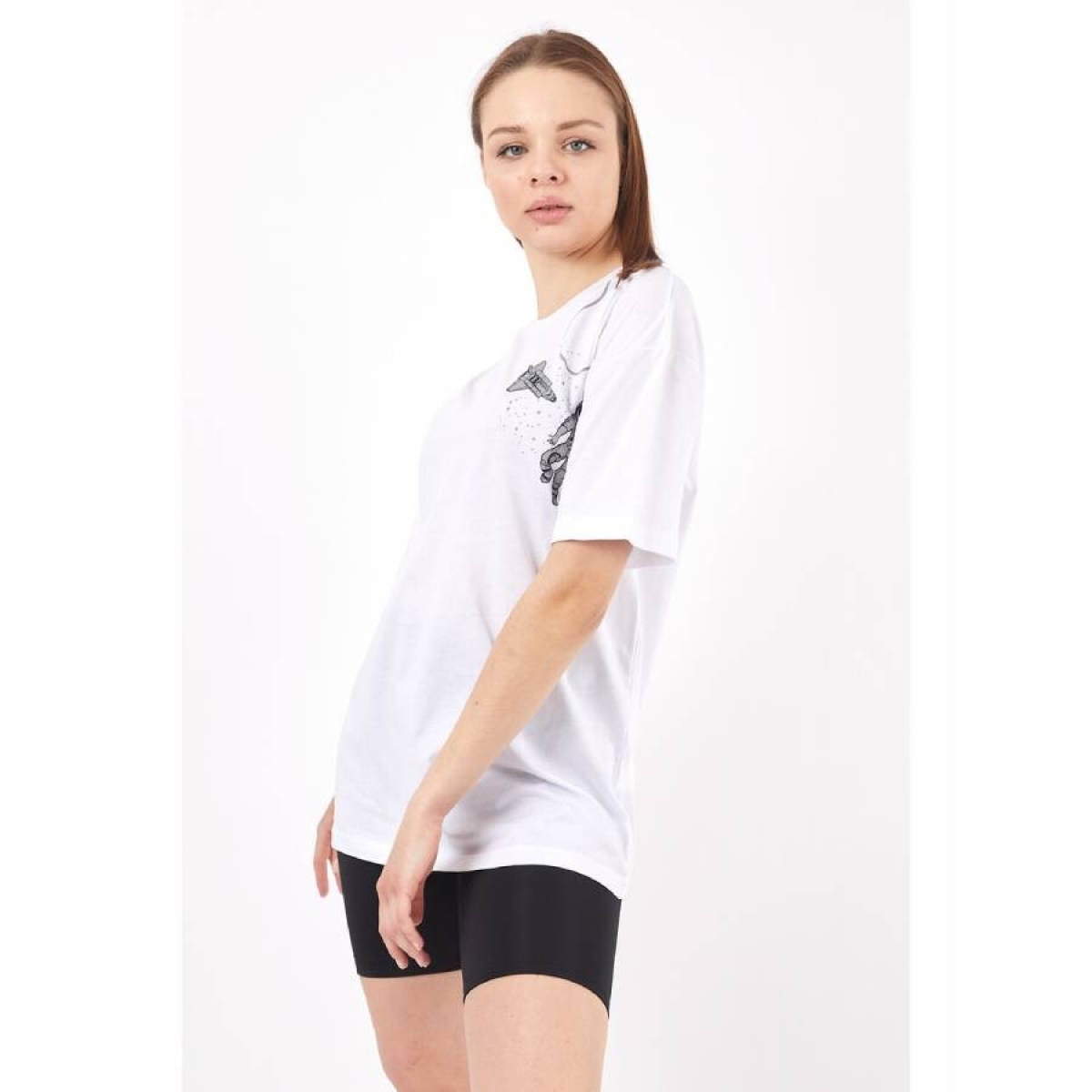 Flo Kadın Sıfır Yaka Basic Uzay Baskılı Oversize T-Shirt. 3