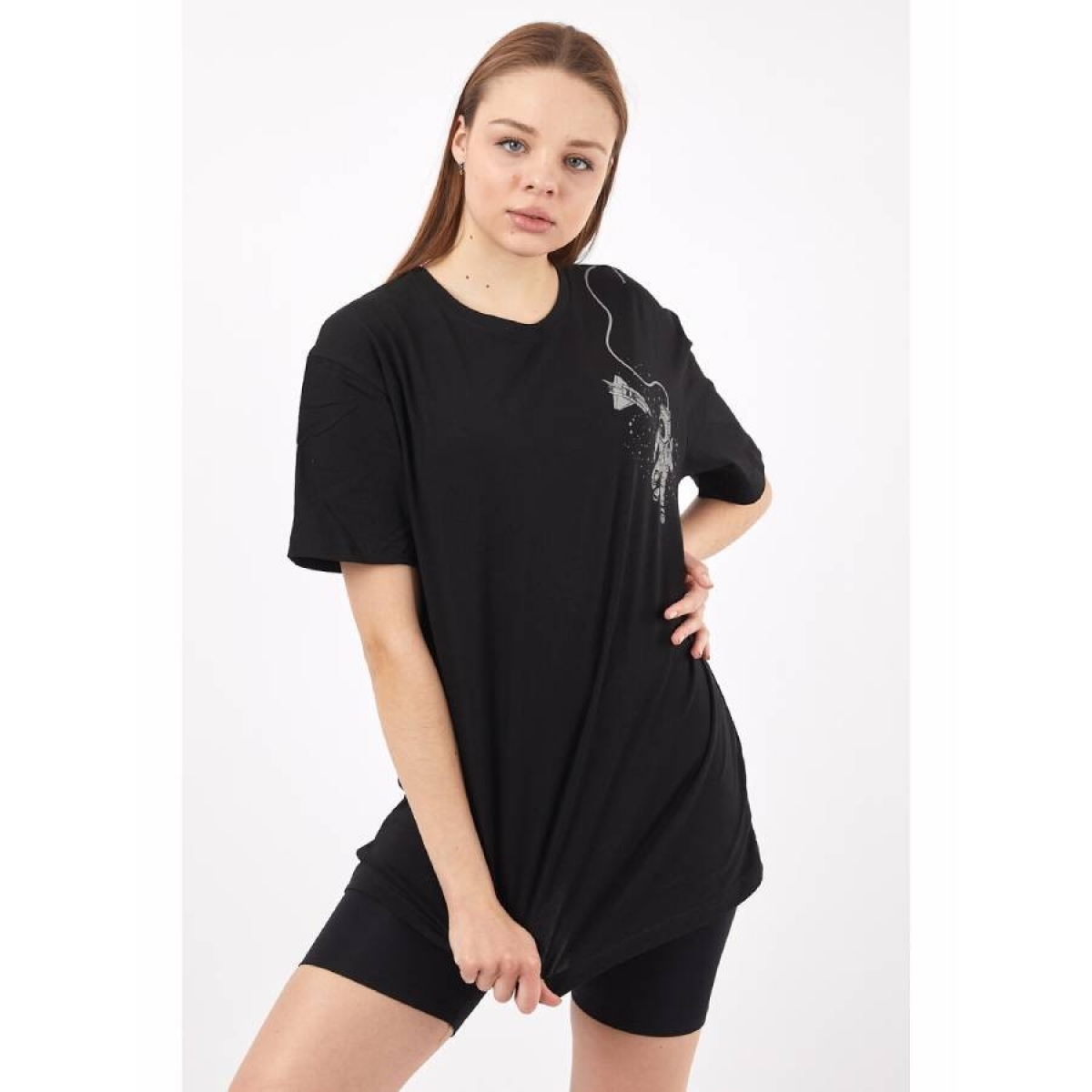 Flo Kadın Sıfır Yaka Basic Uzay Baskılı Oversize T-Shirt. 4