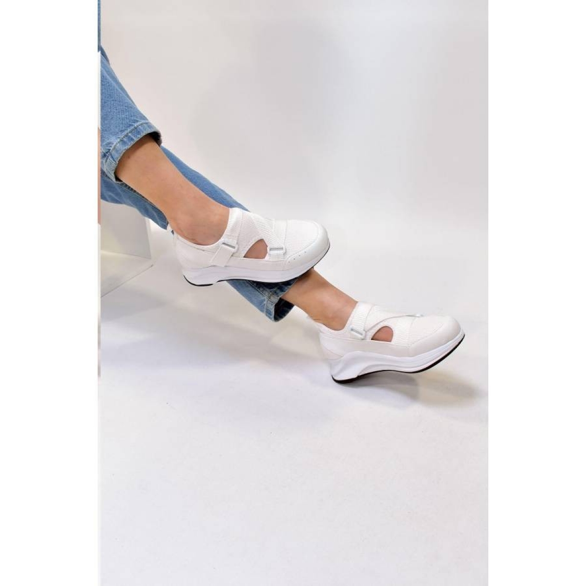 Flo Kadın Beyaz  Spor Ayakkabı. 2