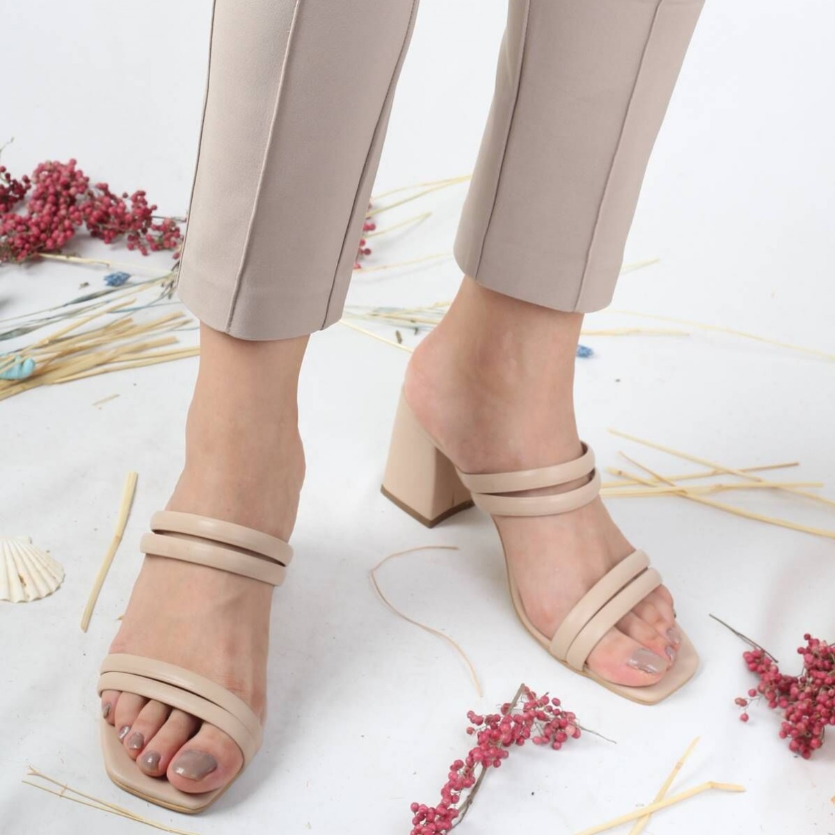 Ten İnce Çift Bantlı Topuklu Terlik - Benjo - Görsel 3