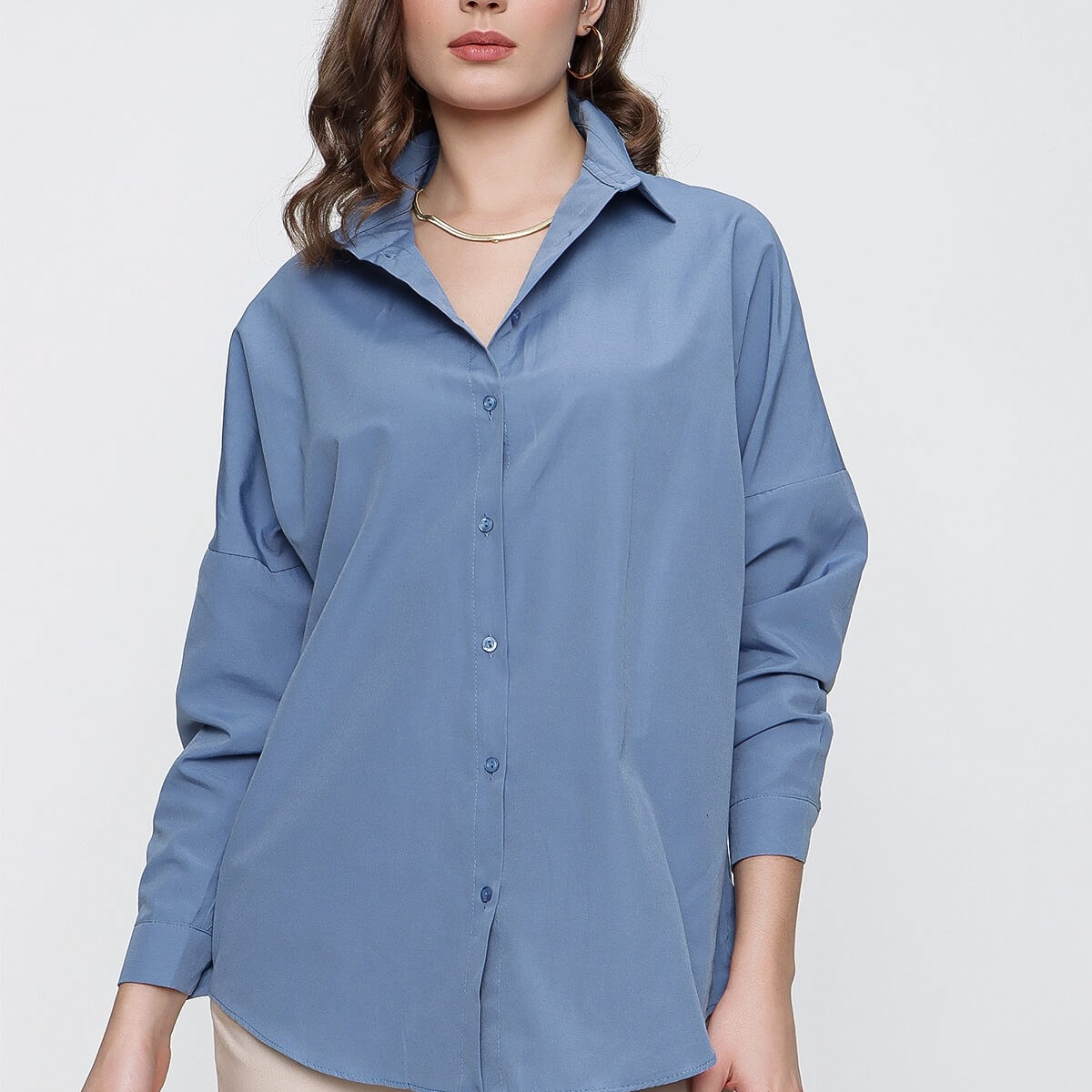 Flo Kadın Mavi Geniş Yaka Düz Gömlek. 3