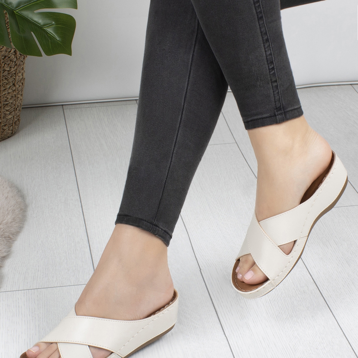 Lerry Anatomik Ortopedik Günlük Kadın Terlik - Görsel 4