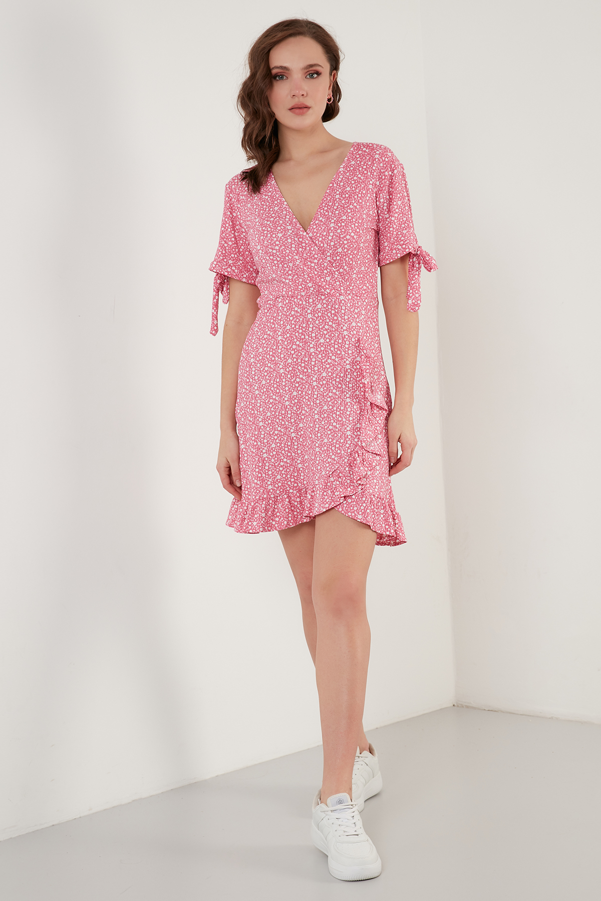 https://floimages.mncdn.com/media/catalog/product/22-02/12/2dy586371947-4-1644615156.jpg