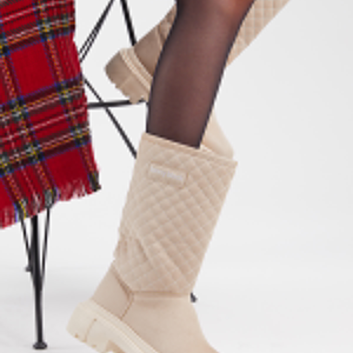 Kadın Krem Süet Kapitone Desenli Rahat Kalıp Uzun Bot - Görsel 5