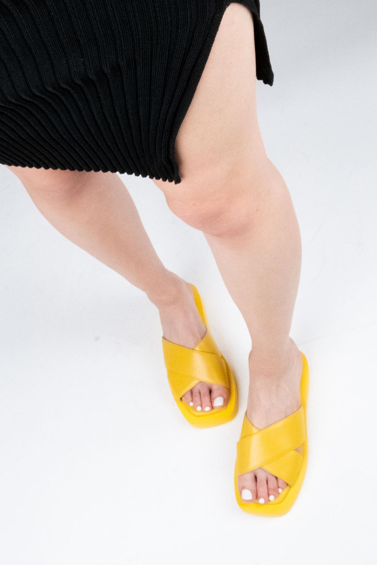 Sarı Hakiki Deri Anatomik Günlük Terlik - Vulap - Görsel 3