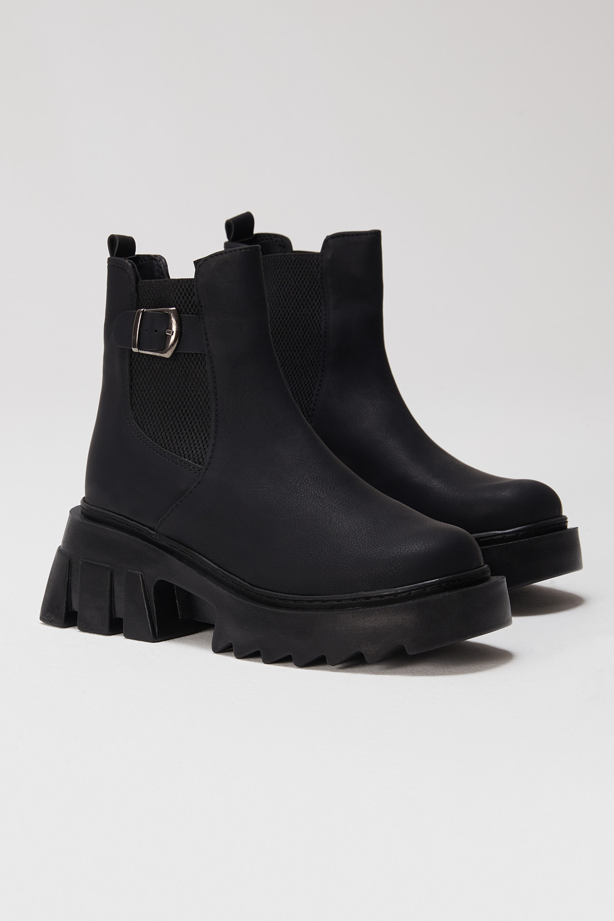 Kadın Siyah Cilt Lastikli Tokalı Rahat Kalıp Bot - Görsel 2