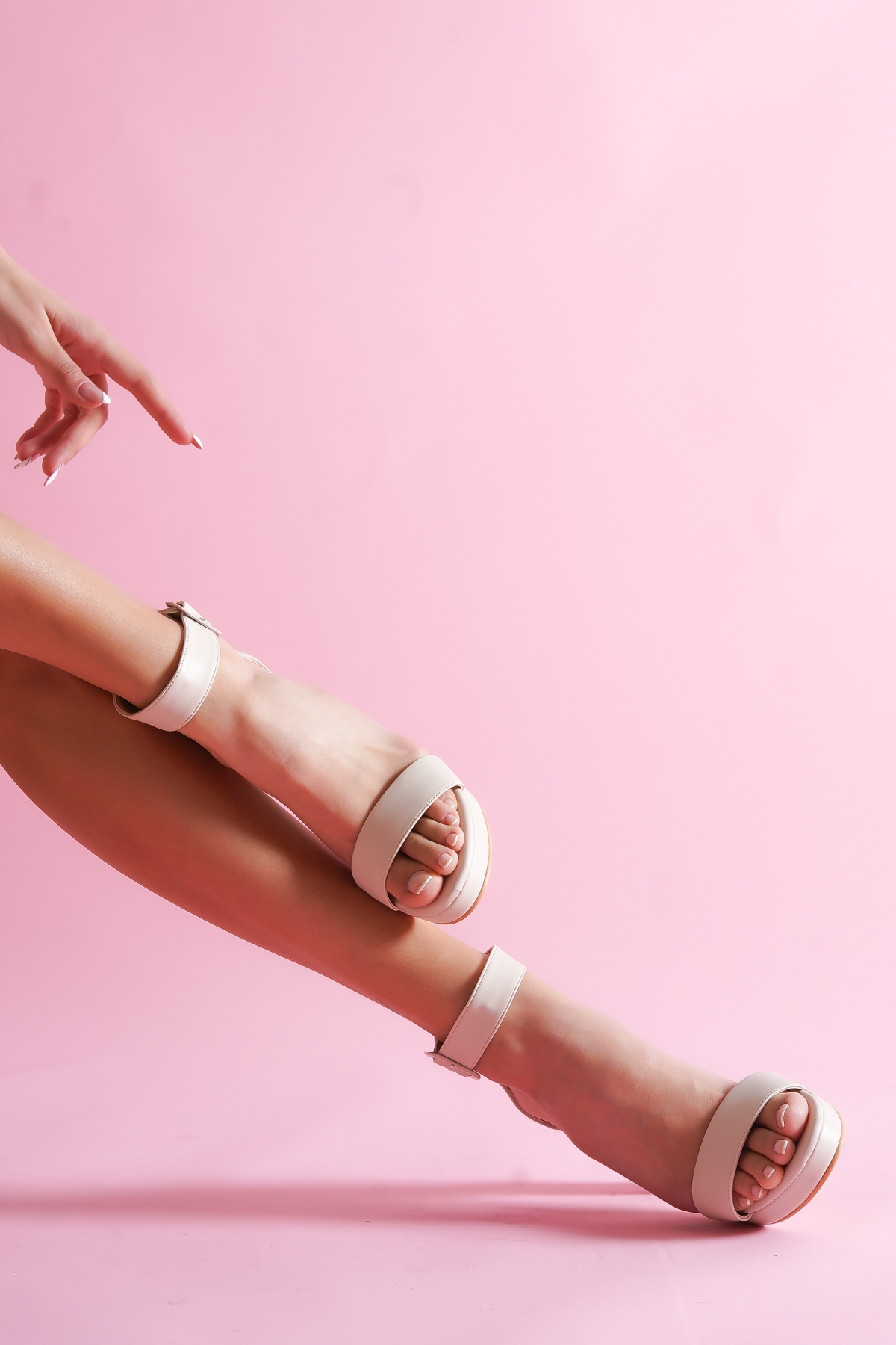 River Bej Bilekten Bantlı Platform Topuklu Ayakkabı - Görsel 4