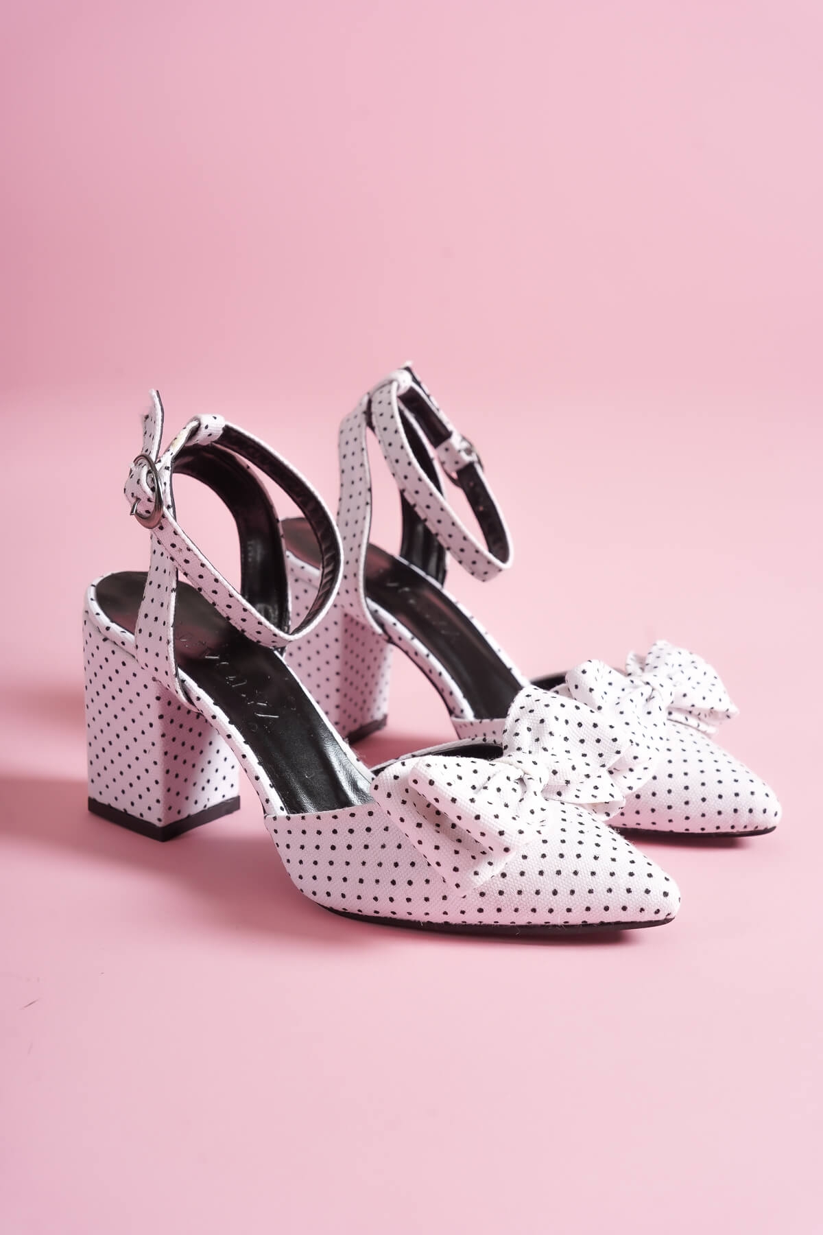 Derin Beyaz Puantiyeli Topuklu Günlük Sandalet - Görsel 5