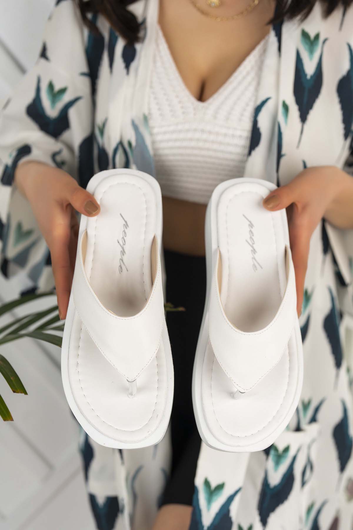 Kadın Garantili Hafif Esnek Poli Taban Parmak Arası Günlük Terlik PPL.5000 Beyaz - Görsel 5