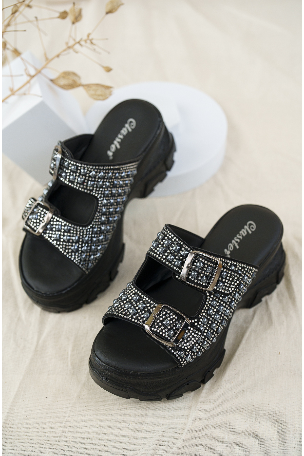 Rina Anatomik Ortopedik Kalın Taban Taşlı Günlük Kadın Terlik - Görsel 6