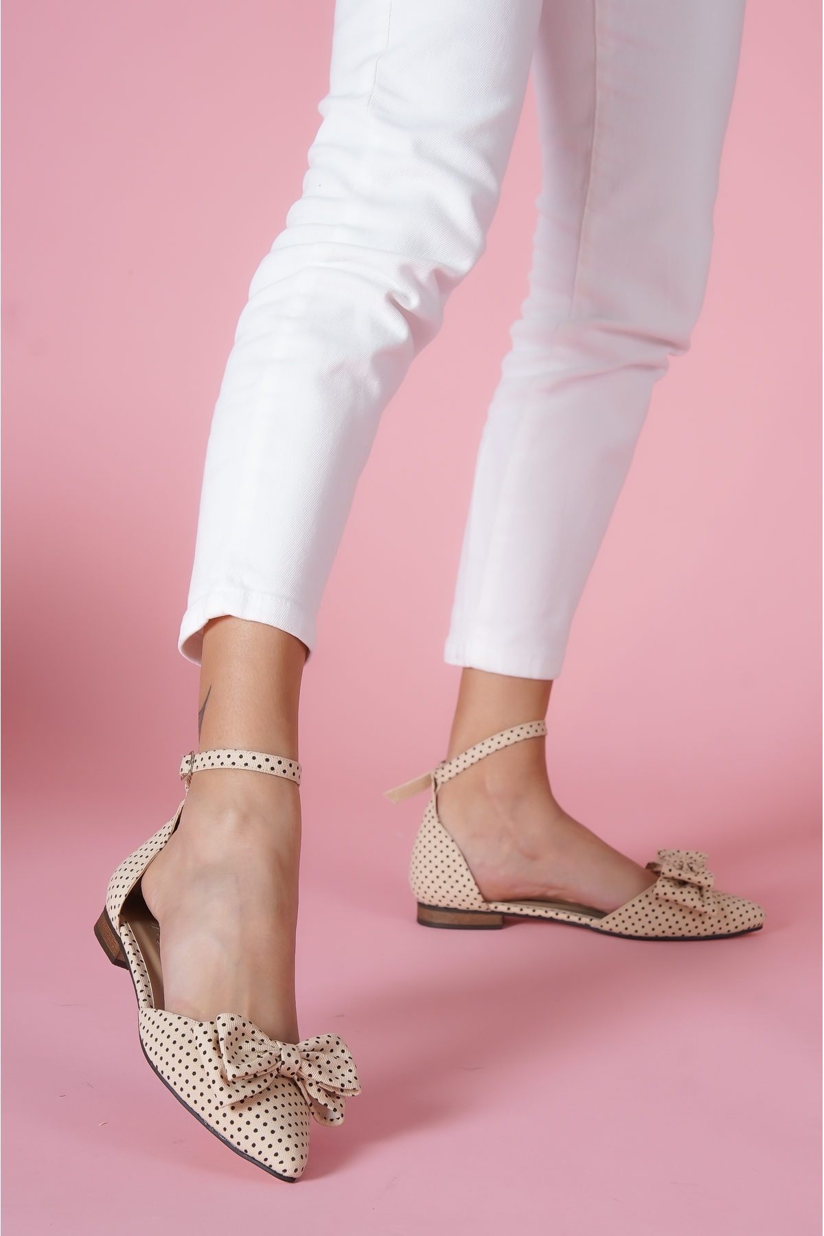 Misty Bej Puantiyeli Bilekten Bantlı Sivri Burun Günlük Babet - Görsel 3