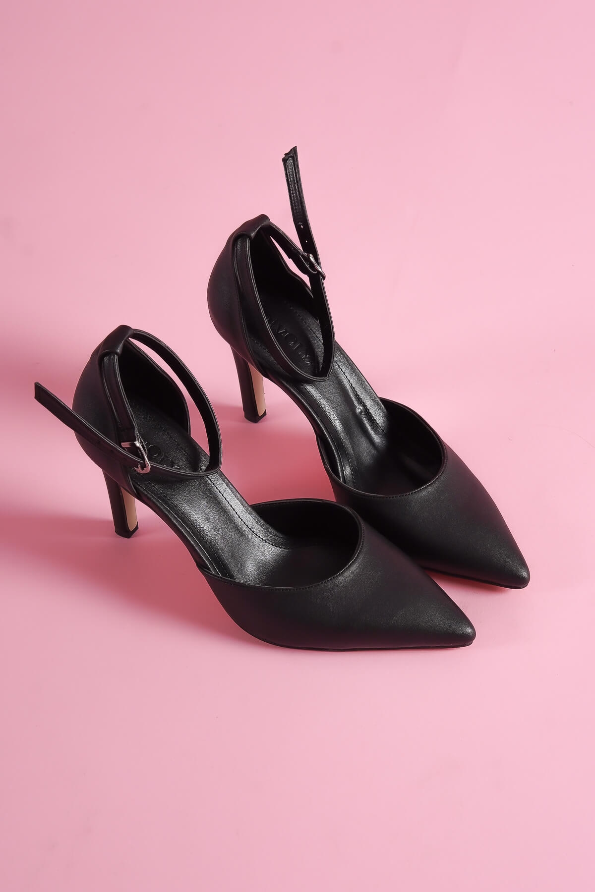 Zeus Siyah Sivri Burun Topuklu Ayakkabı - Görsel 5