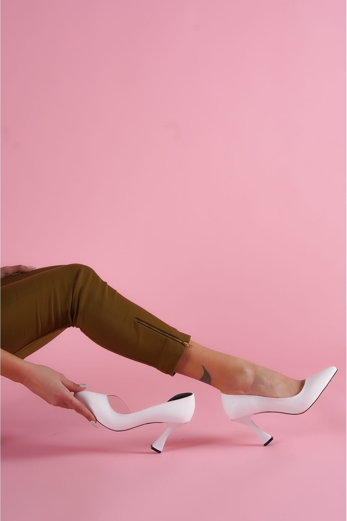 Violet Beyaz Burnu Şeffaf Detaylı Günlük Kullanım Stiletto - Görsel 4