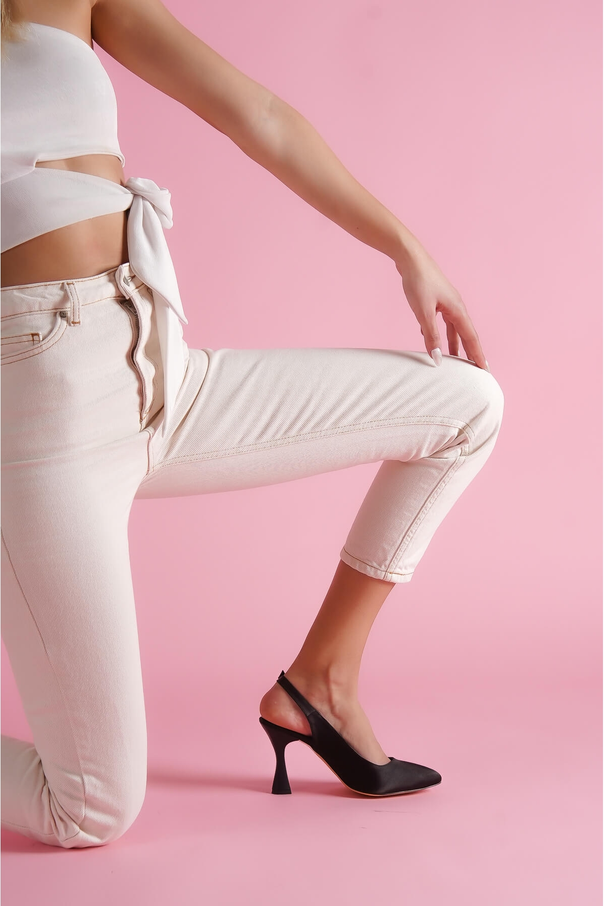 Rozalinda Siyah Saten Önü Sivri Günlük Kullanım Topuklu Ayakkabı - Görsel 4