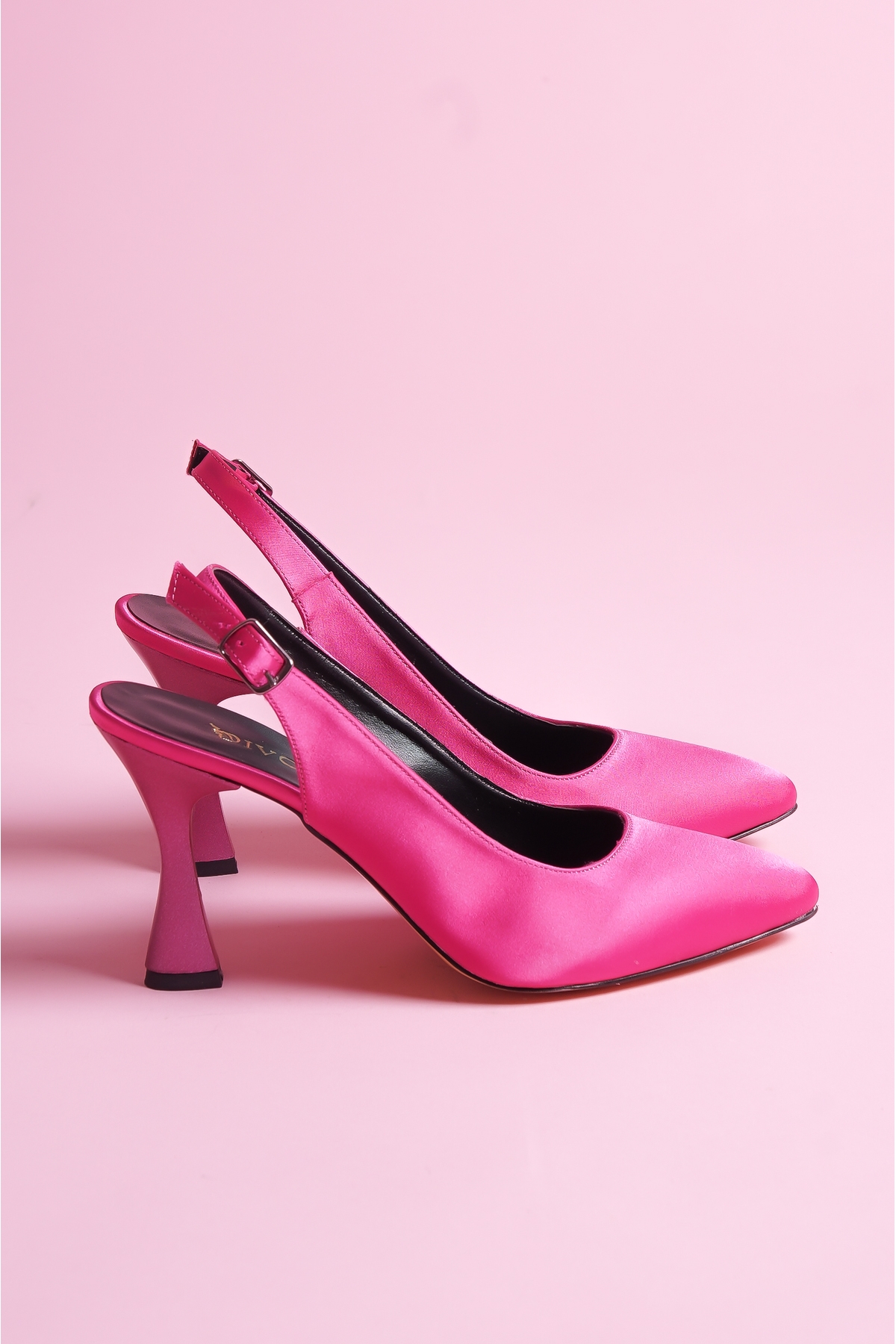 Rozalinda Fuşya Saten Önü Sivri Günlük Kullanım Topuklu Ayakkabı - Görsel 5