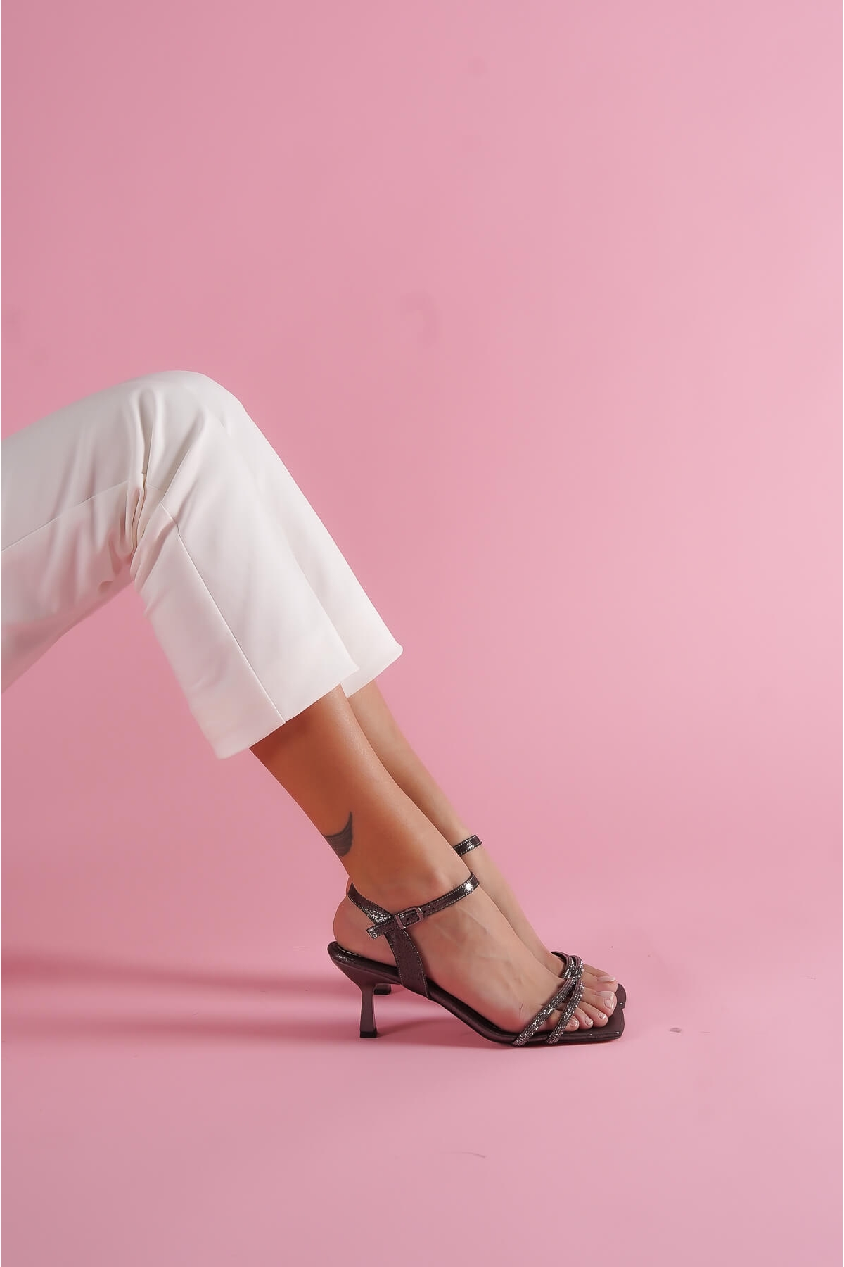 Aidan Platin Önü Taş Detaylı Günlük Kullanım Topuklu Ayakkabı - Görsel 2