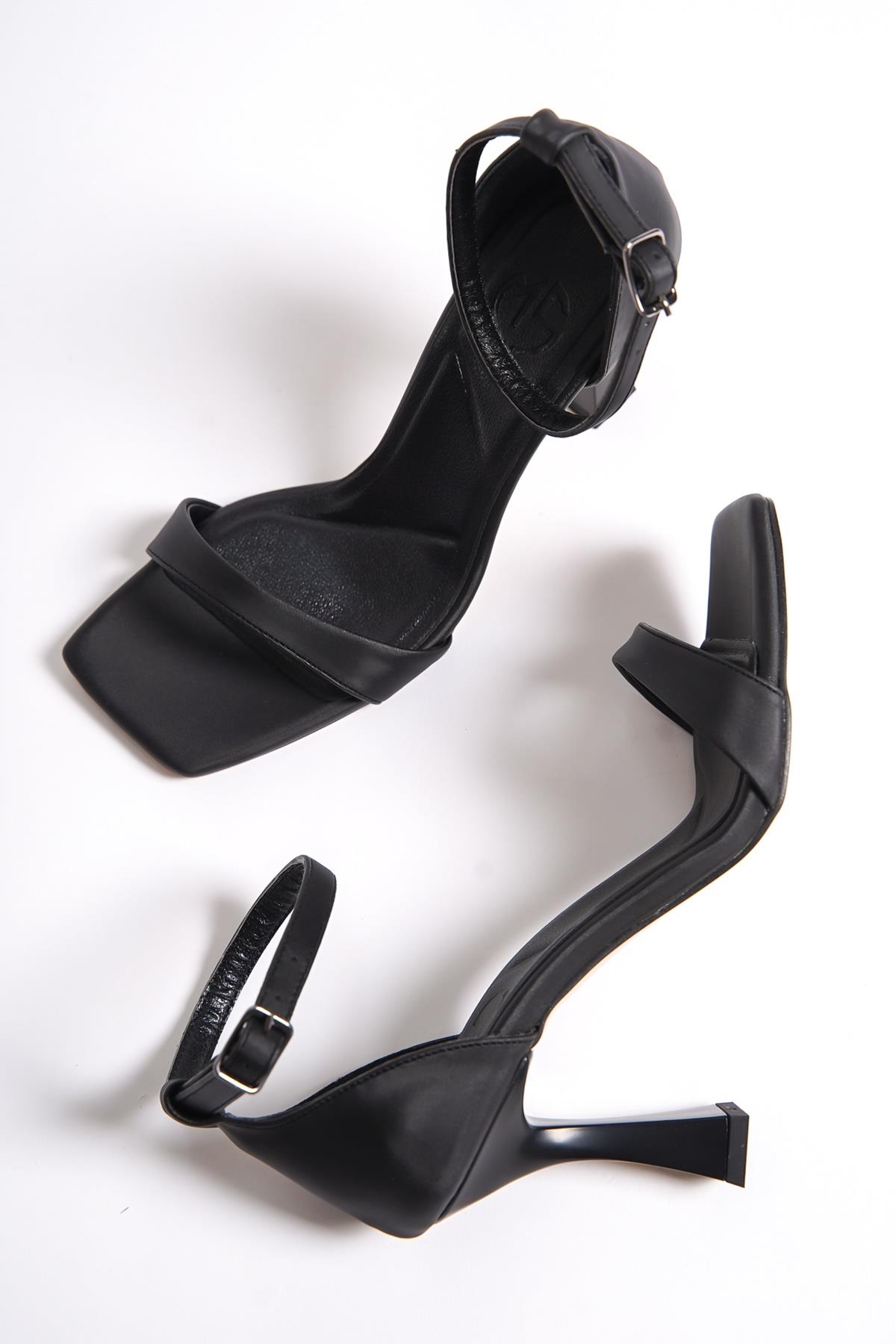 Siyah Tek Bantlı Kadeh Topuk Ayakkabı - Middle - Görsel 3