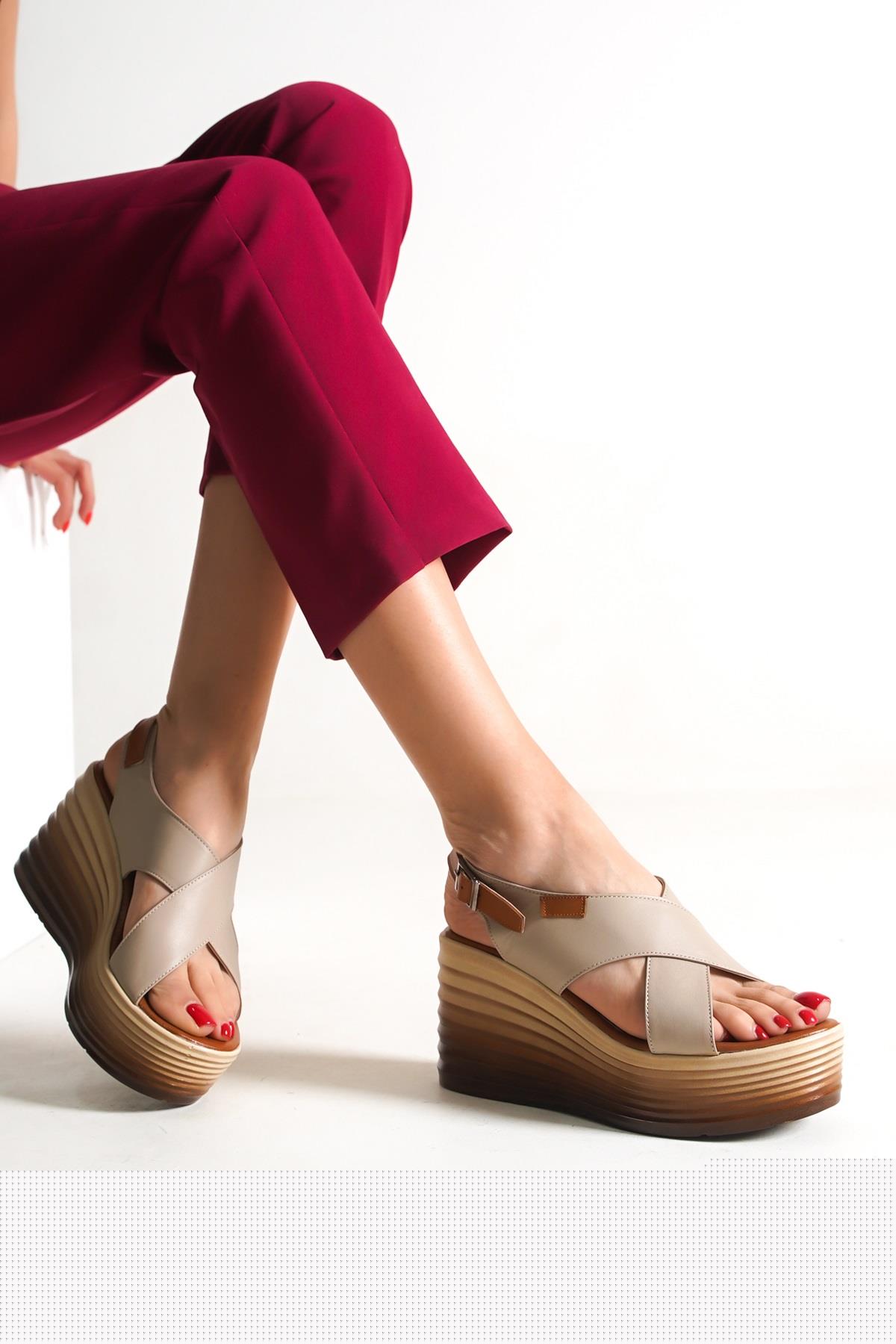 Vandes Ten Rengi Hakiki Deri Ayakkabı Dolgu Topuklu Günlük Sandalet - Görsel 4