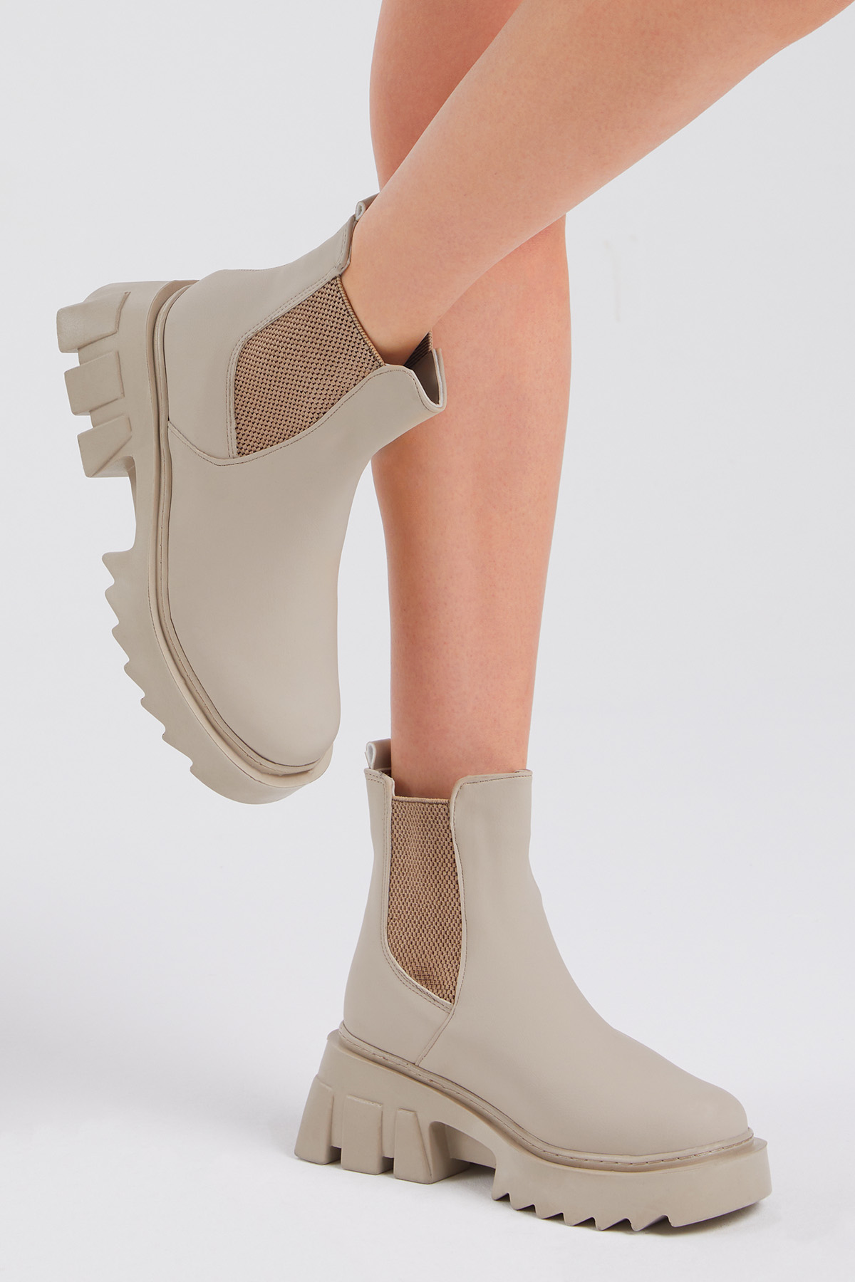 Kadın Krem Cilt Lastikli Rahat Kalıp Bot - Görsel 6