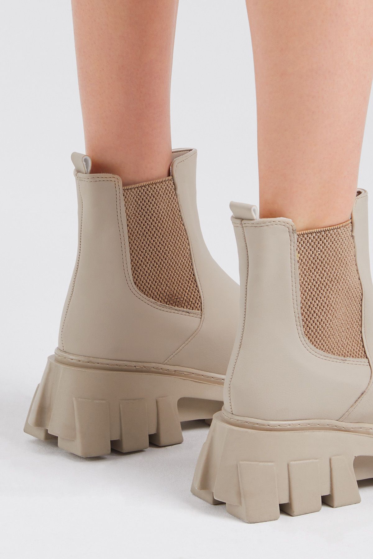 Kadın Krem Cilt Lastikli Rahat Kalıp Bot - Görsel 7