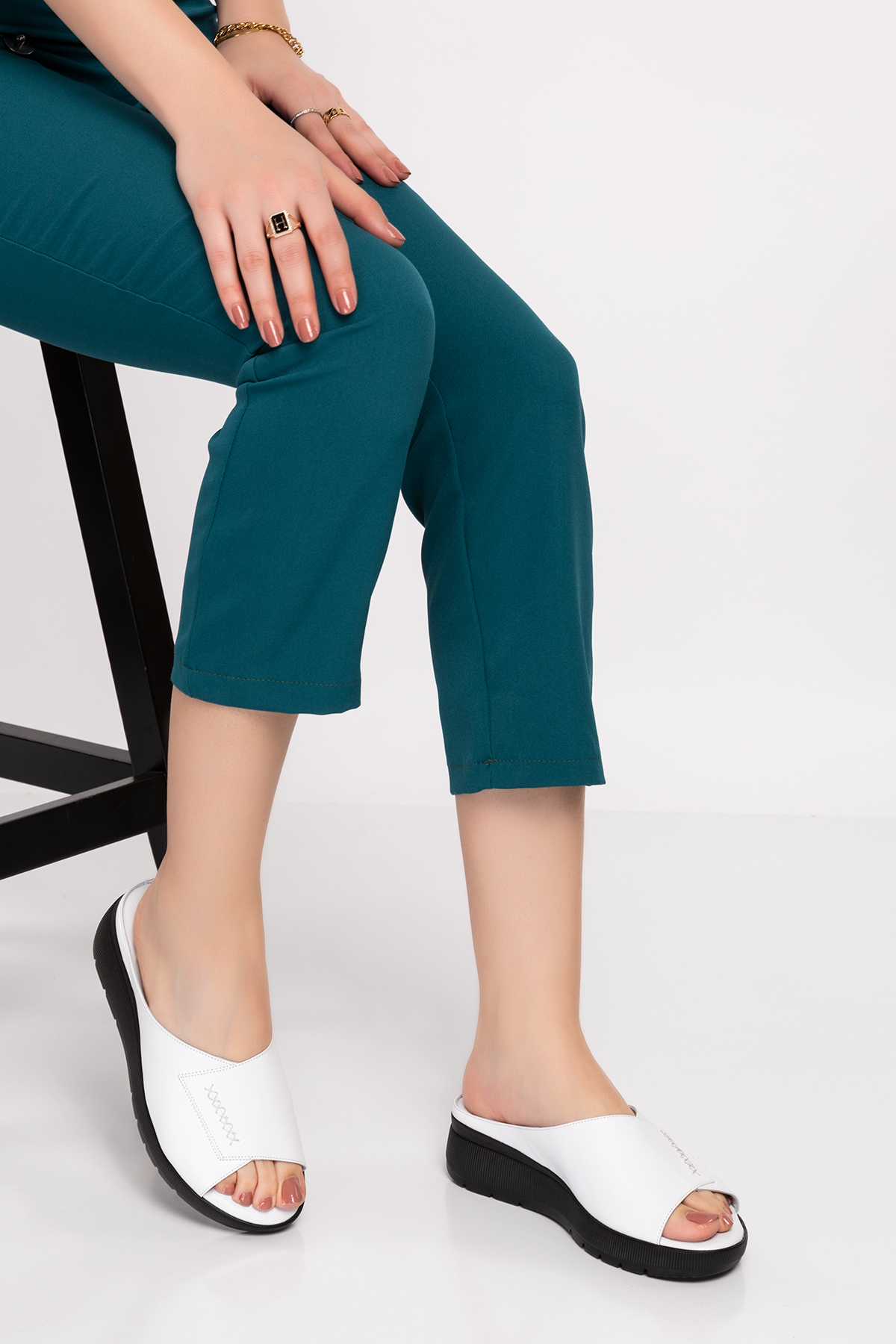 Gondol Hakiki Deri Dolgu Topuk Terlik özl.404 - Görsel 3