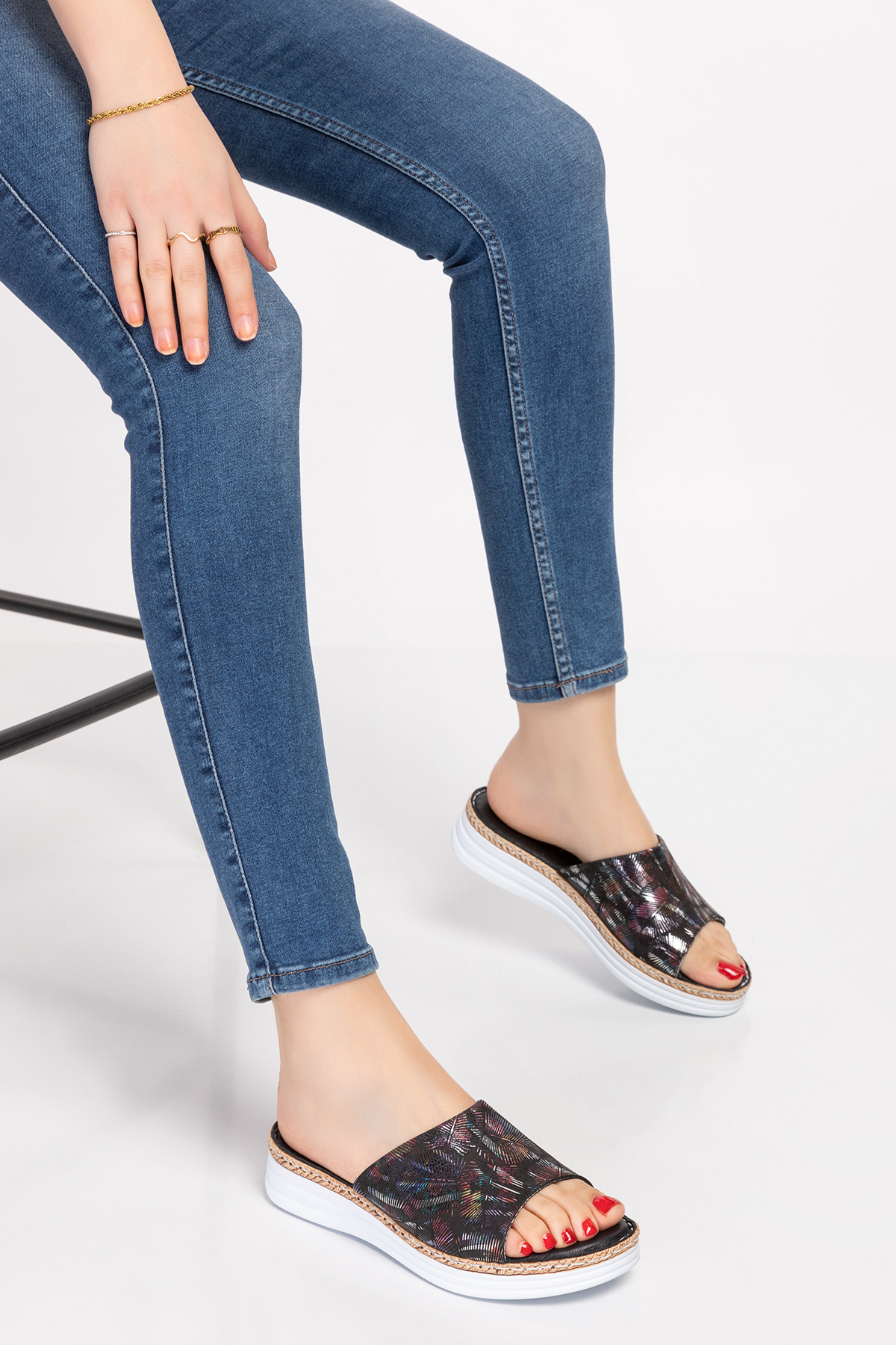 Gondol Hakiki Deri Anatomik Taban Baskılı Terlik Kla.10 - Görsel 6