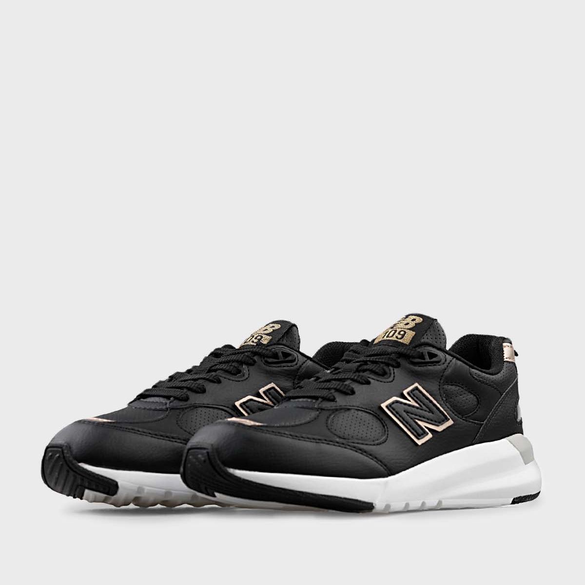 New balance clearance siyah bayan ayakkab谋