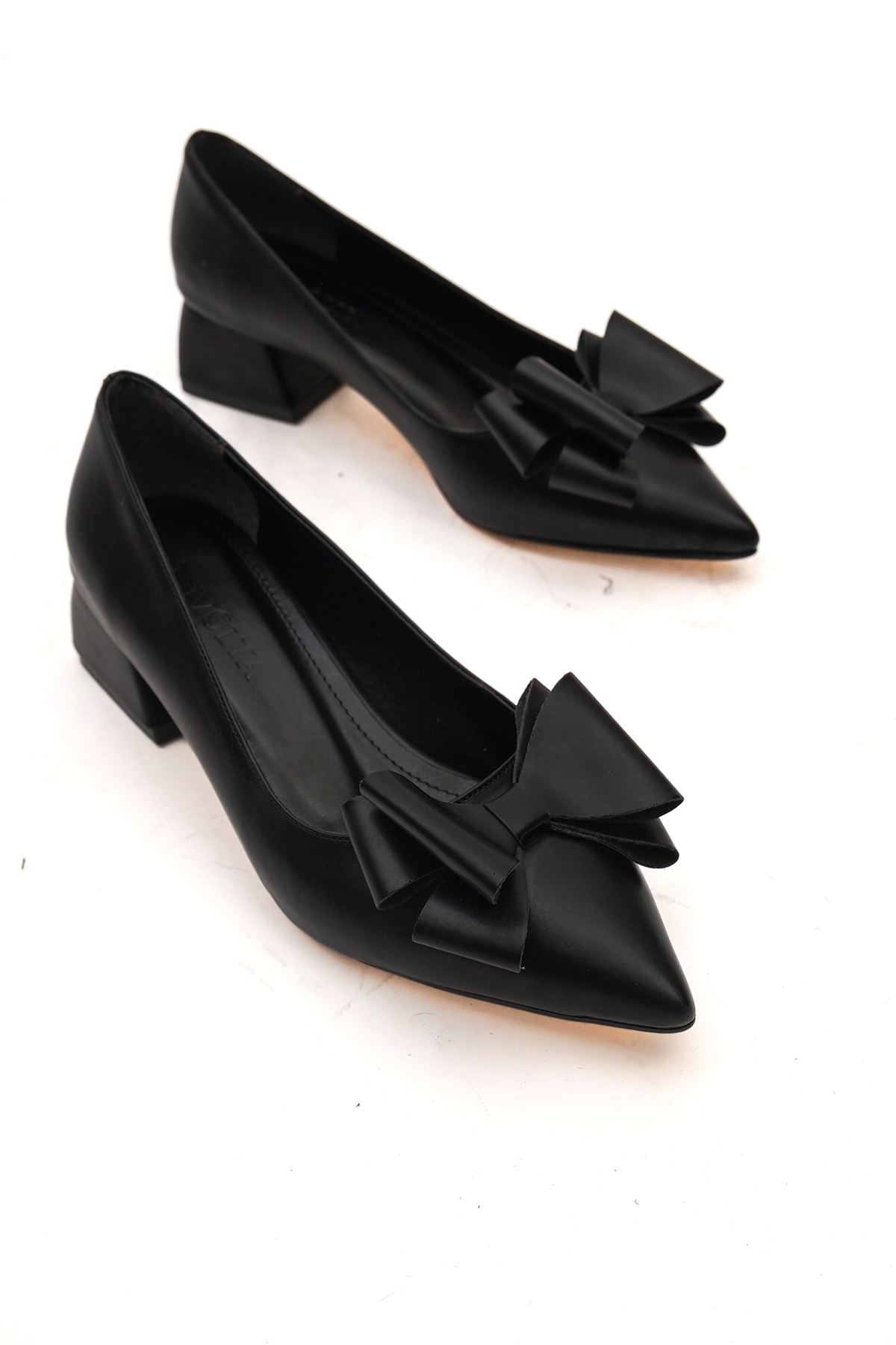 Renata Siyah Fiyonklu (4cm) Sivri Burun Topuklu Ayakkabı - Görsel 3