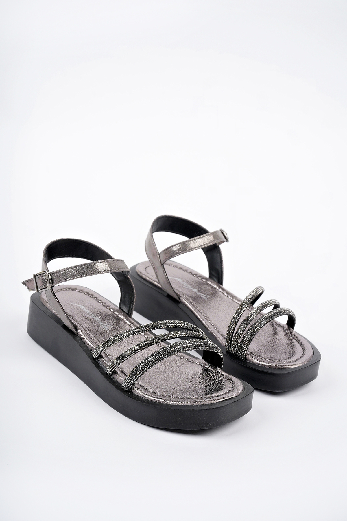 Kadın Garantili Taş Detaylı Günlük Hafif Eva Taban 4 cm Platform Sandalet Platin - Görsel 4