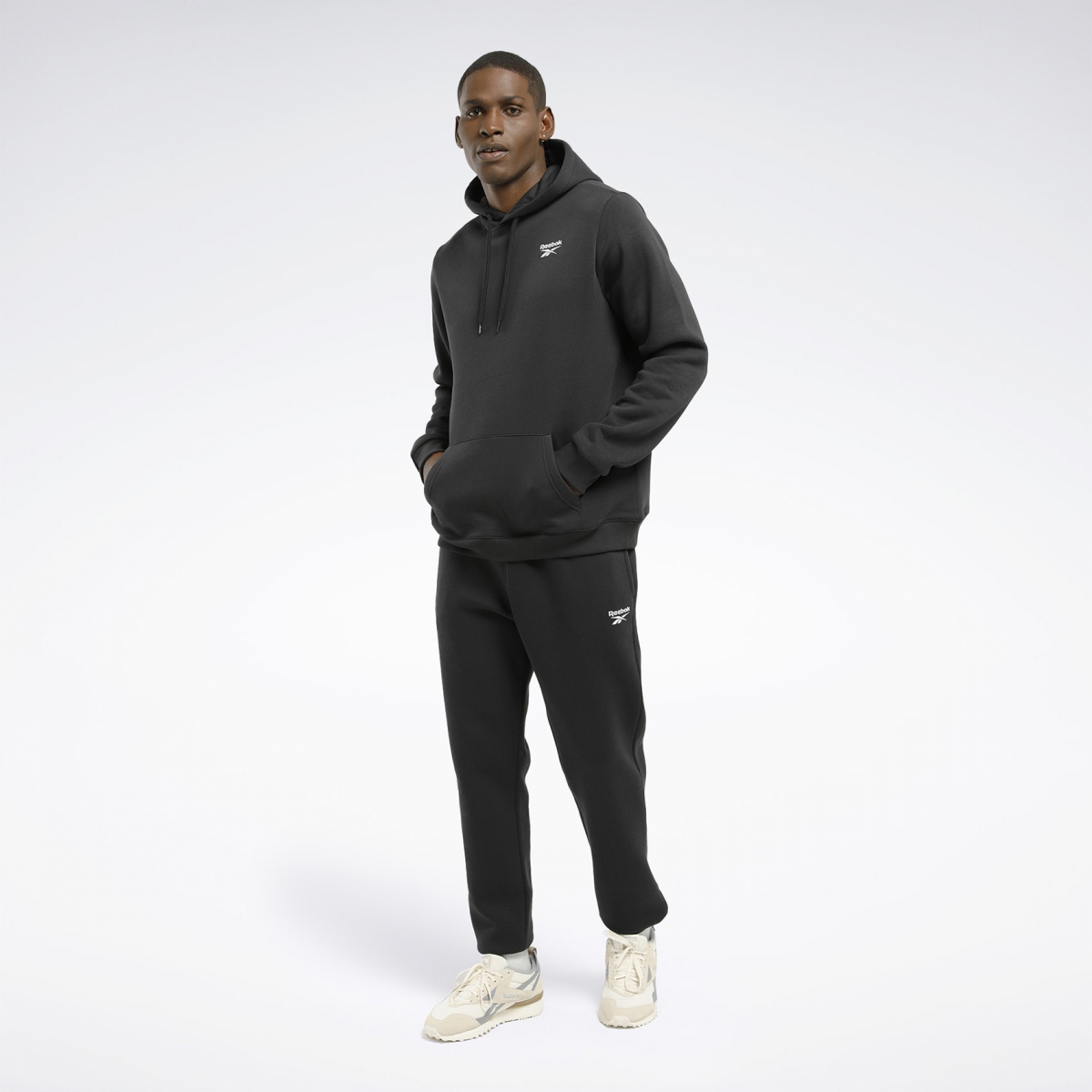 Reebok RI Left Chest Logo Siyah Erkek Sweatshirt