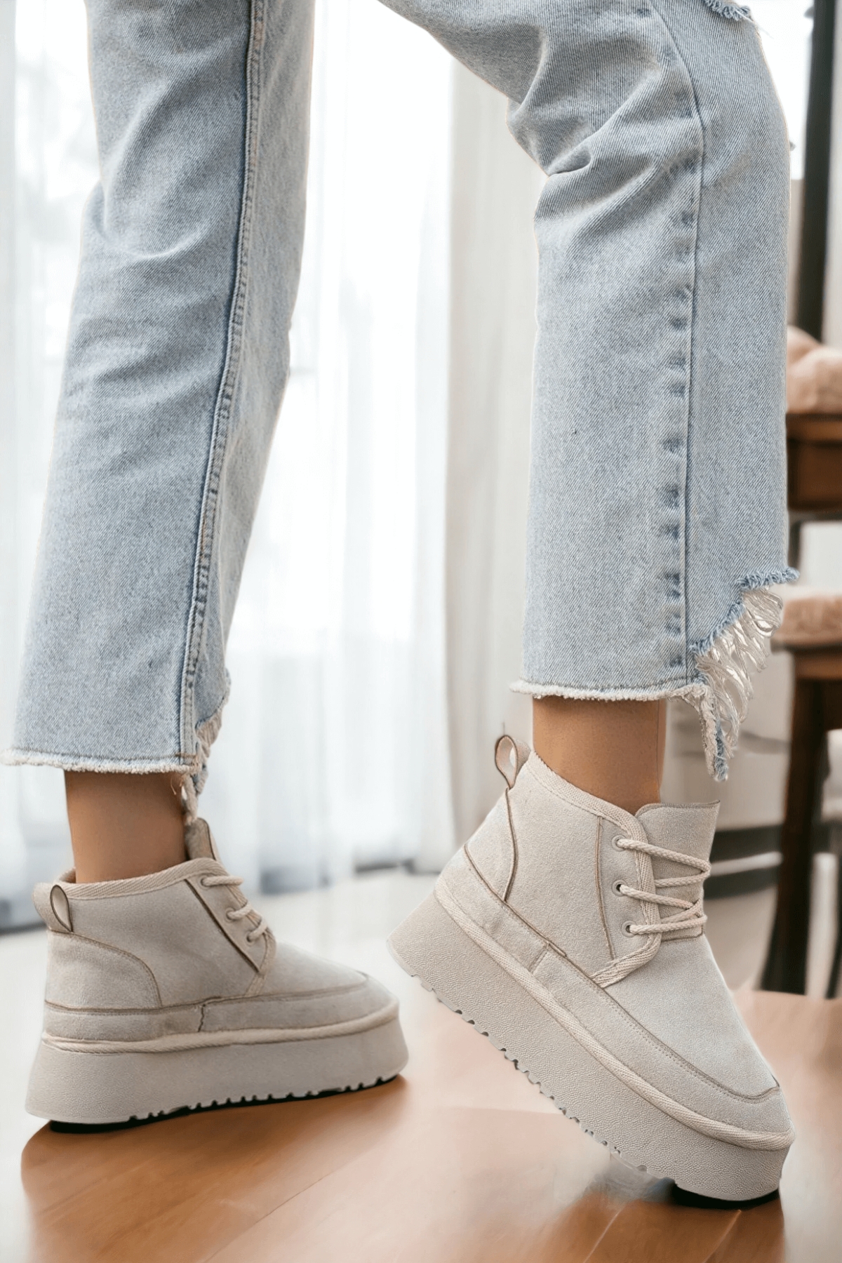 Ugy Bej (4.5 CM) İçi Kürklü Bağcıklı Günlük Kullanım Bot - Görsel 5